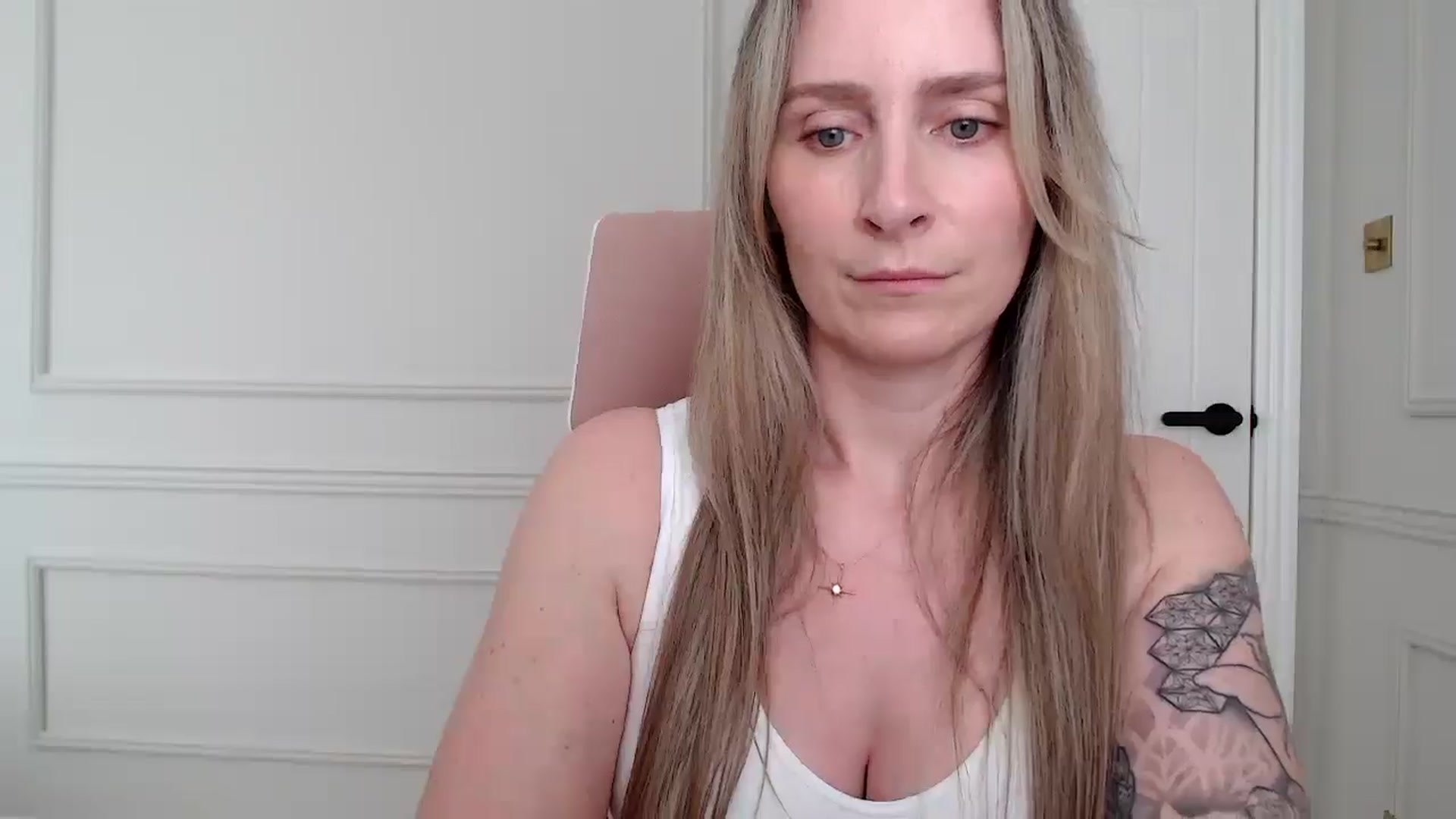 Gallery image thumbnail from Boob_Jiggler's myfreecams stream on, 04/25/2026, 16:37 image 15 of 20