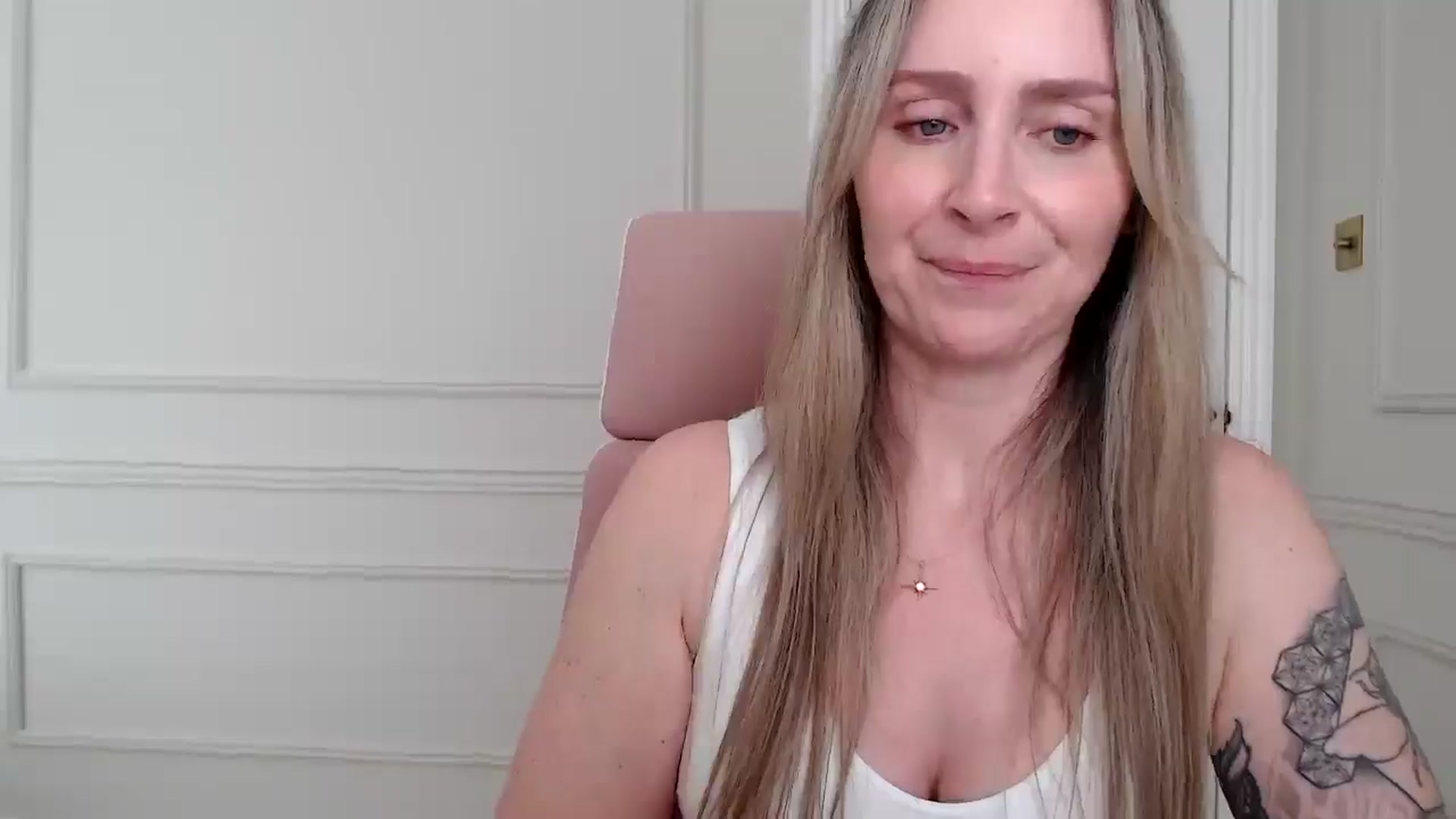 Gallery image thumbnail from Boob_Jiggler's myfreecams stream on, 04/25/2026, 16:37 image 3 of 20