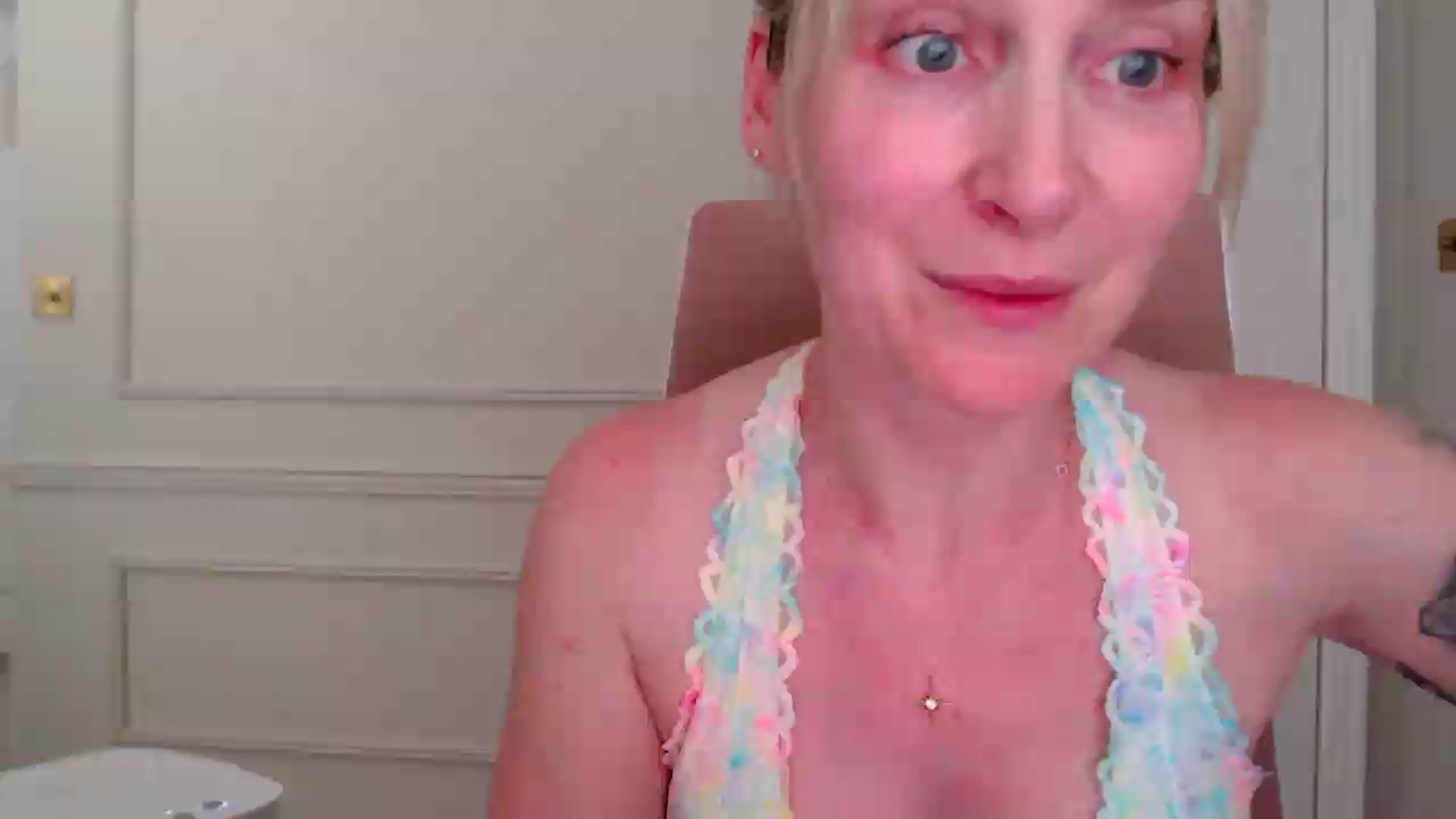 Gallery image thumbnail from Boob_Jiggler's myfreecams stream on, 05/25/2026, 20:10 image 10 of 20