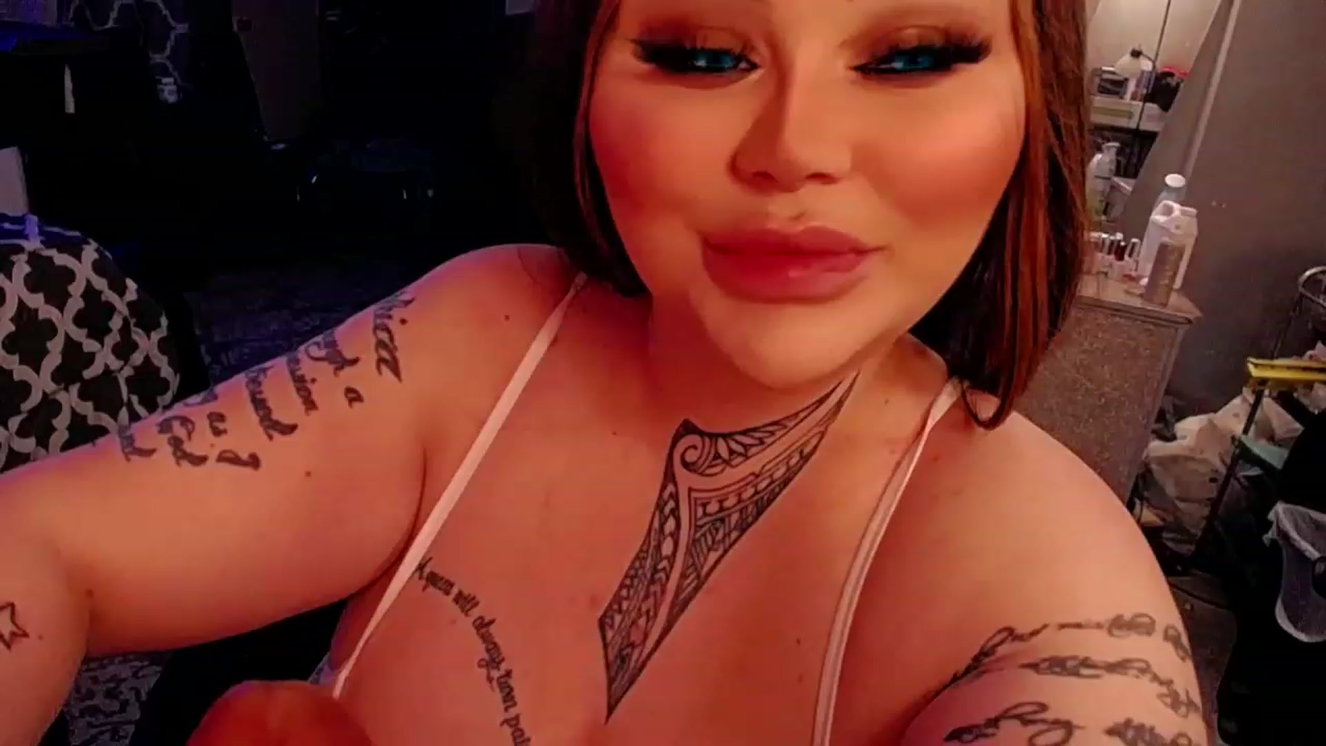 Gallery image thumbnail from BoootySTAR's myfreecams stream on, 11/22/2022, 04:31 image 17 of 20