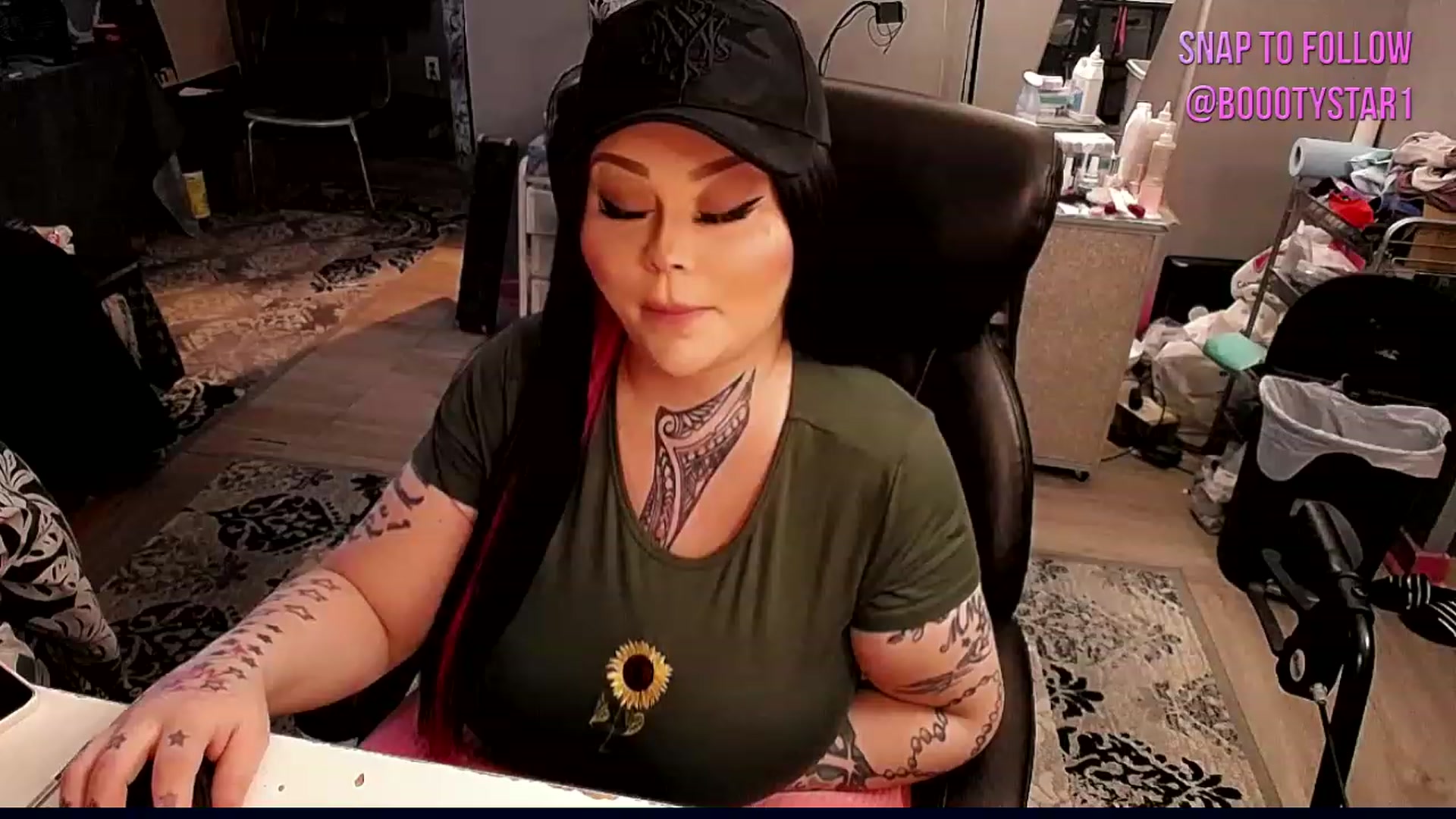 Gallery image thumbnail from BoootySTAR's myfreecams stream on, 01/02/2023, 21:53 image 13 of 20