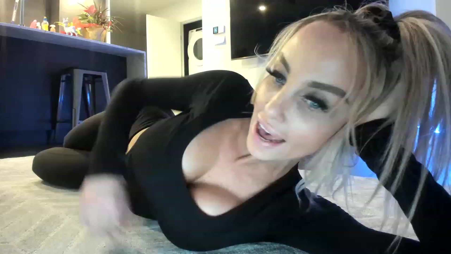 Gallery image thumbnail from Boots10's myfreecams stream on, 02/08/2023, 04:29 image 19 of 20