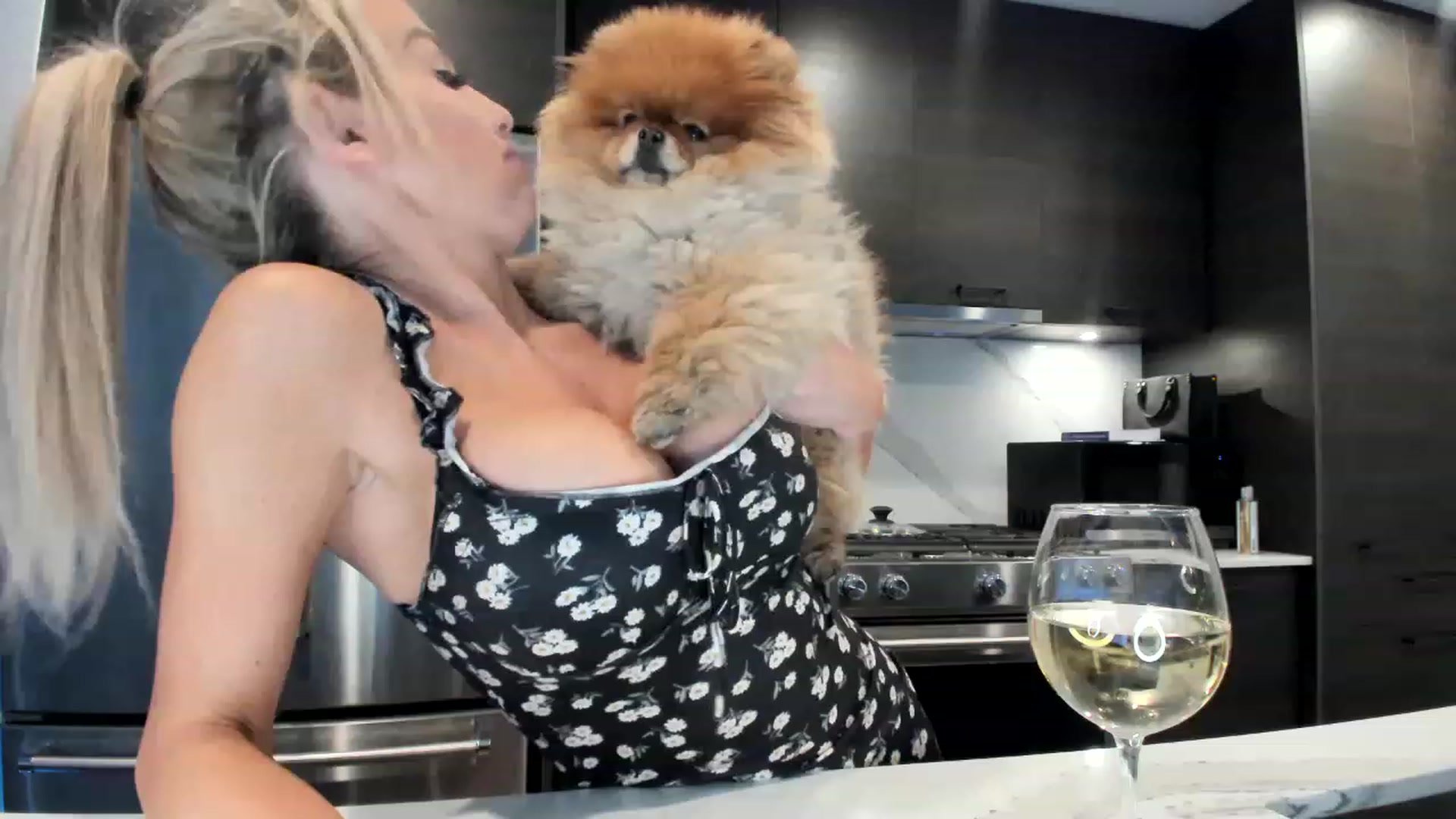 Gallery image thumbnail from Boots10's myfreecams stream on, 03/05/2023, 01:46 image 2 of 20