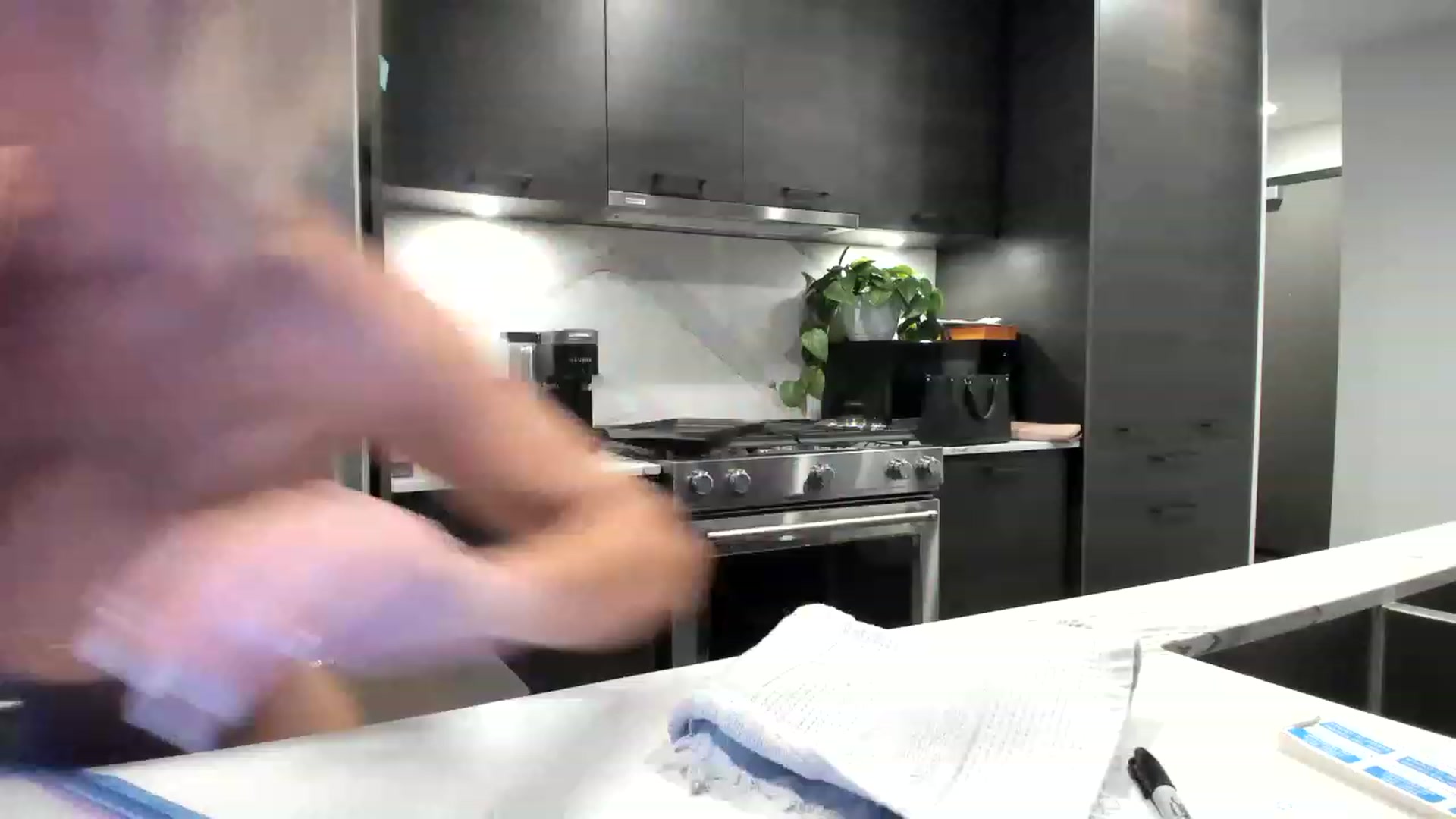 Gallery image thumbnail from BootsNHoes's myfreecams stream on, 03/28/2023, 04:34 image 1 of 20
