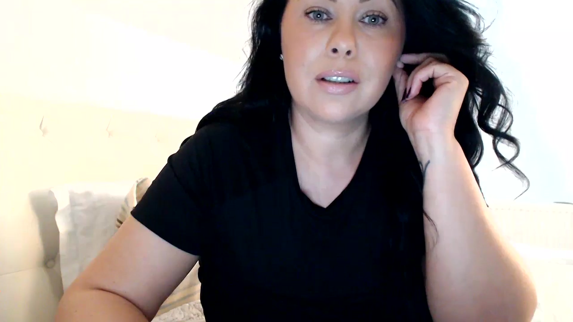 Gallery image thumbnail from BootyFallon's myfreecams stream on, 10/04/2024, 13:03 image 18 of 20
