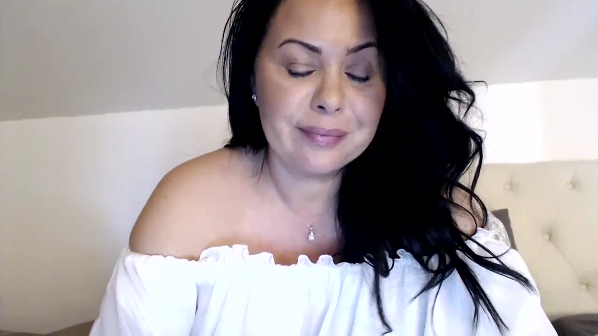 Gallery image thumbnail from BootyFallon's myfreecams stream on, 10/08/2024, 14:59 image 7 of 20