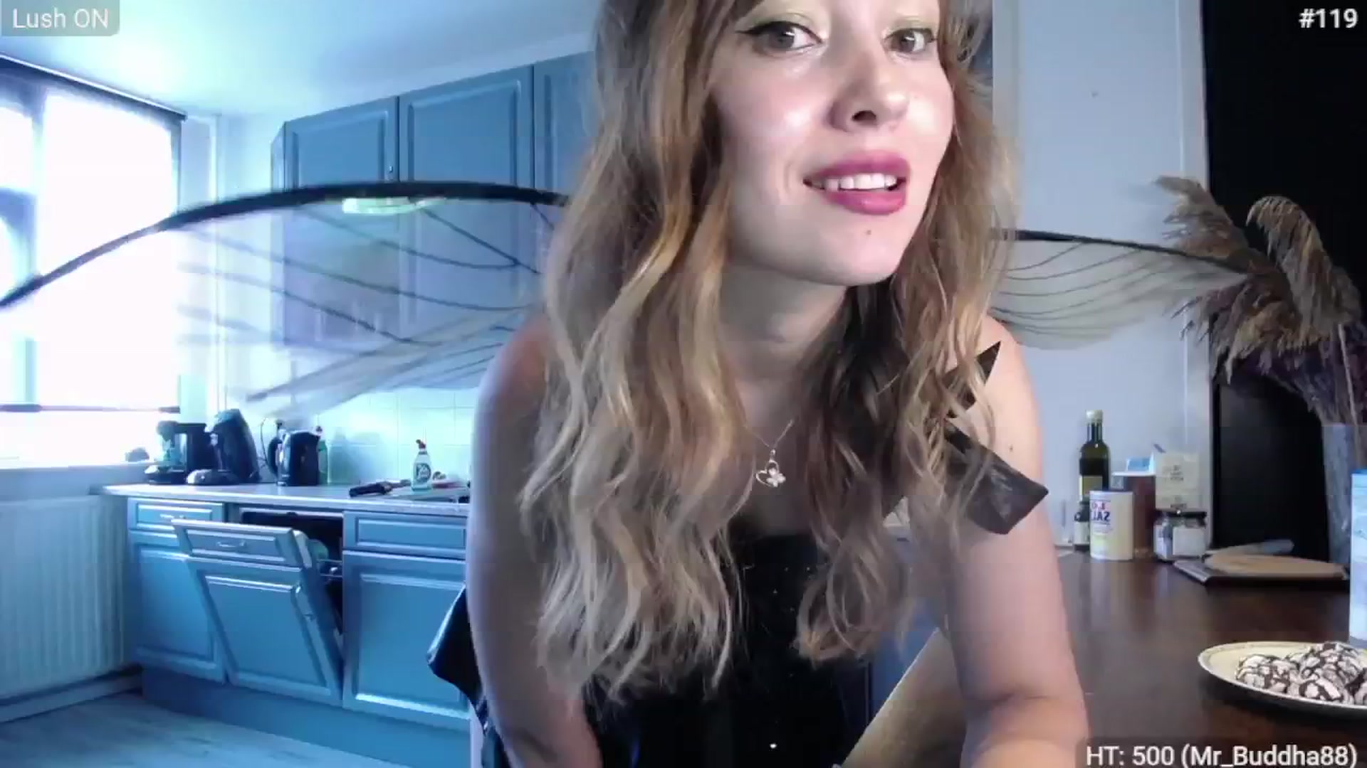 Gallery image thumbnail from Bootysaur's myfreecams stream on, 10/25/2024, 14:33 image 10 of 20