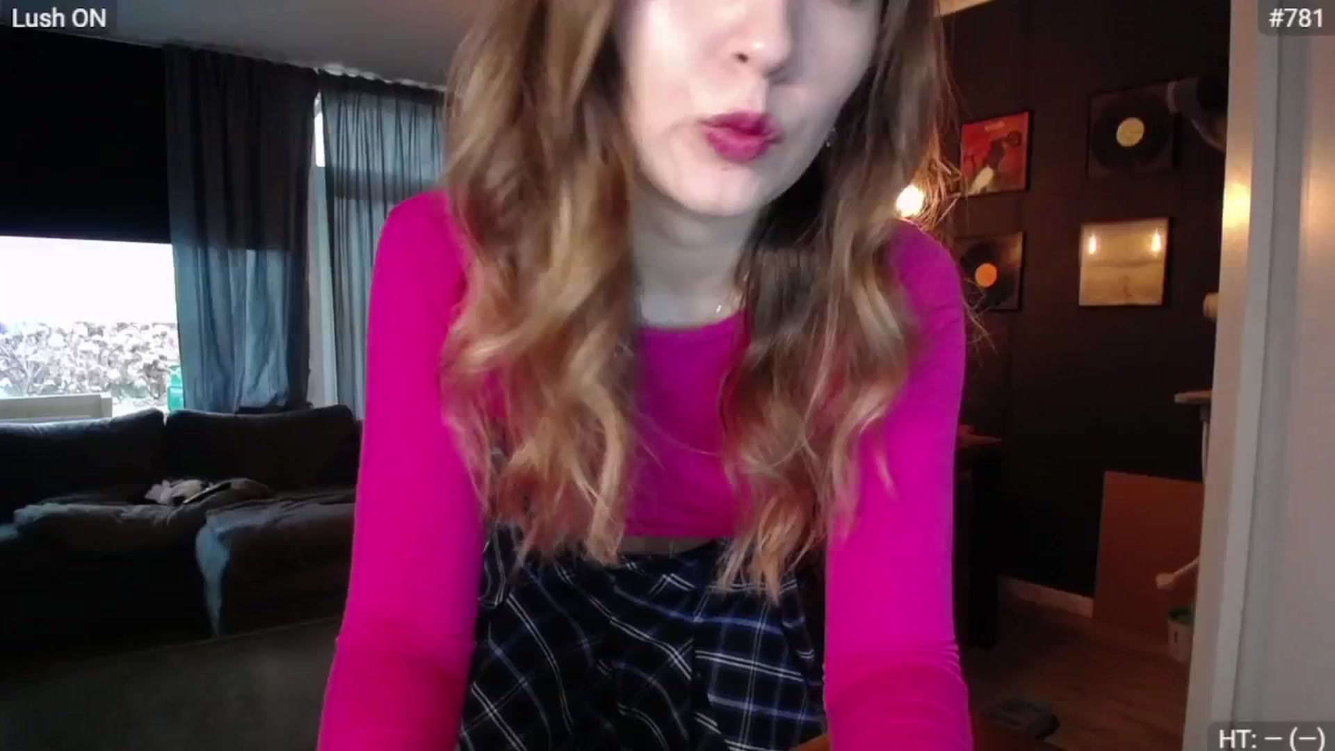 Gallery image thumbnail from Bootysaur's myfreecams stream on, 11/19/2024, 10:23 image 1 of 20