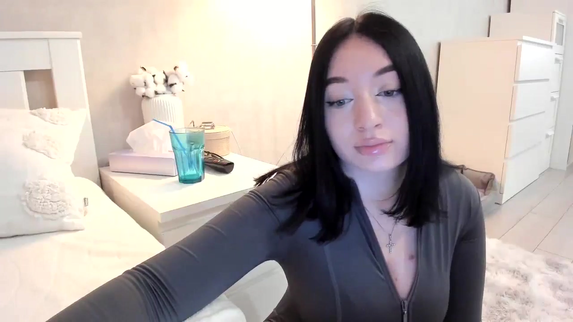 Gallery image thumbnail from BoredRoom's myfreecams stream on, 05/20/2024, 06:22 image 8 of 20