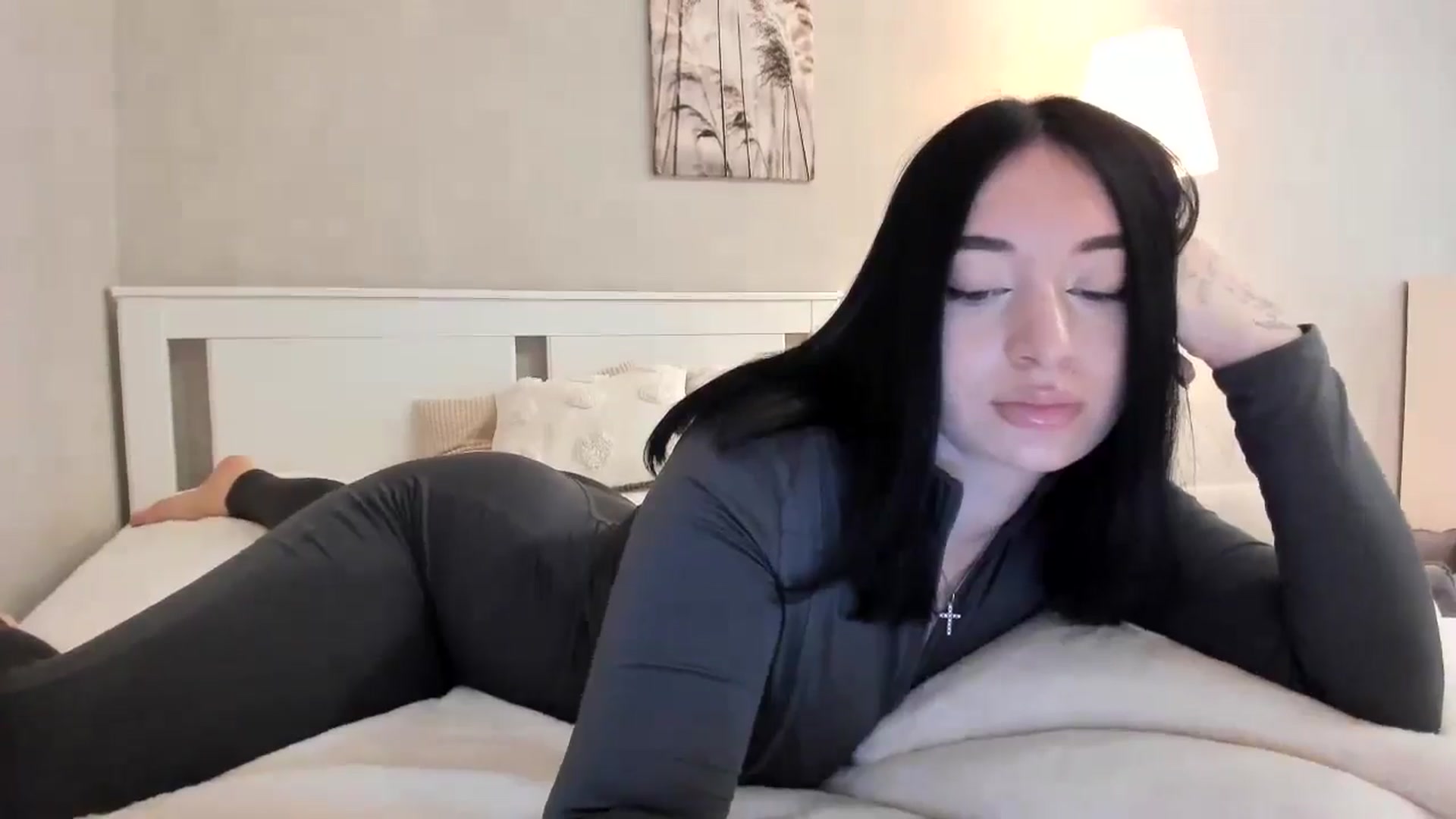 Gallery image thumbnail from BoredRoom's myfreecams stream on, 05/20/2024, 06:22 image 18 of 20