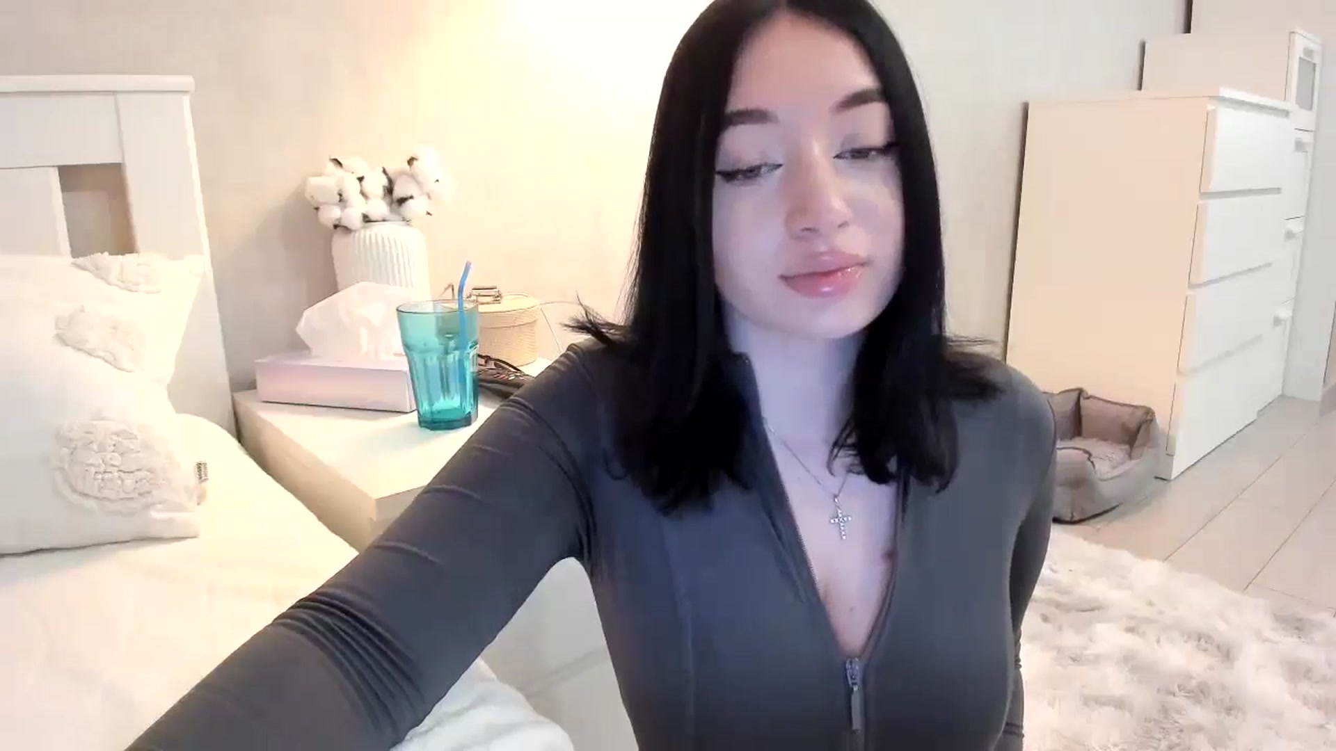 Gallery image thumbnail from BoredRoom's myfreecams stream on, 05/20/2024, 06:22 image 5 of 20