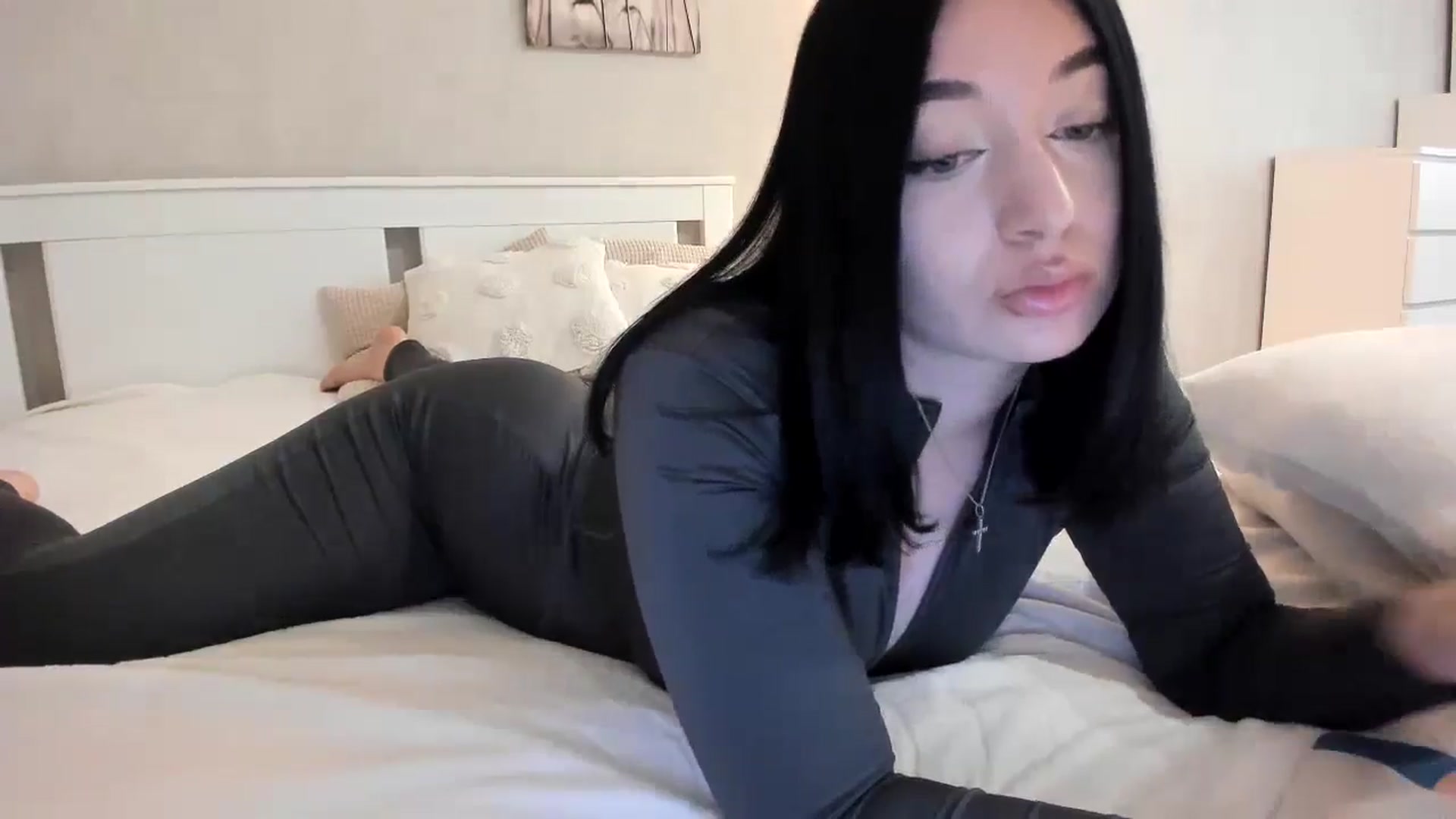 Gallery image thumbnail from BoredRoom's myfreecams stream on, 05/20/2024, 08:43 image 11 of 20