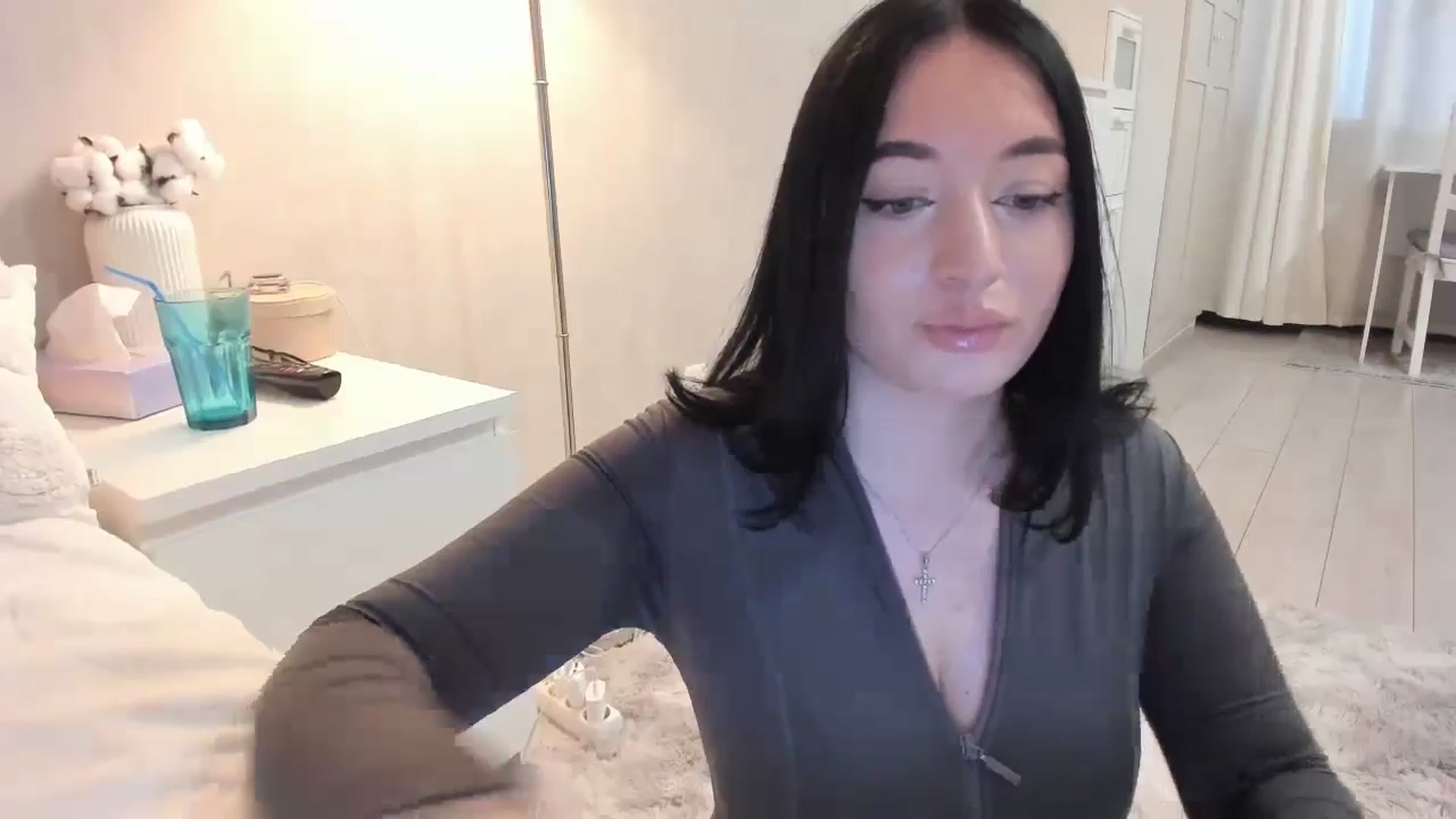 Gallery image thumbnail from BoredRoom's myfreecams stream on, 05/20/2024, 13:32 image 20 of 20