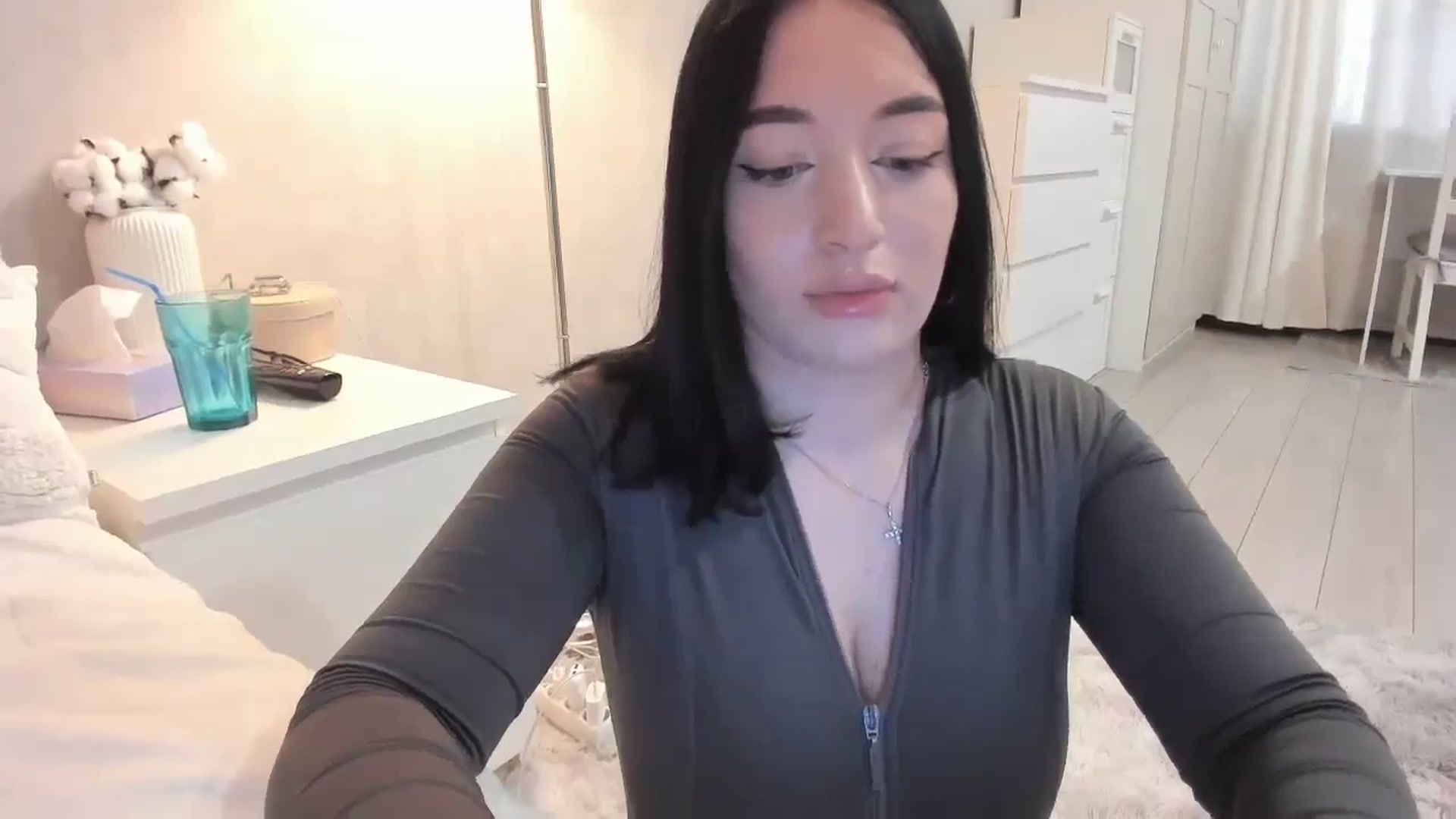 Gallery image thumbnail from BoredRoom's myfreecams stream on, 05/20/2024, 13:32 image 17 of 20