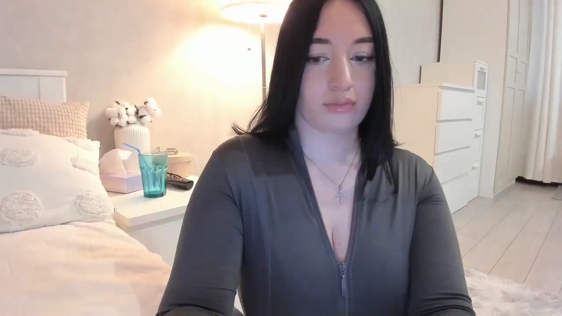 Gallery image thumbnail from BoredRoom's myfreecams stream on, 05/20/2024, 13:32 image 10 of 20