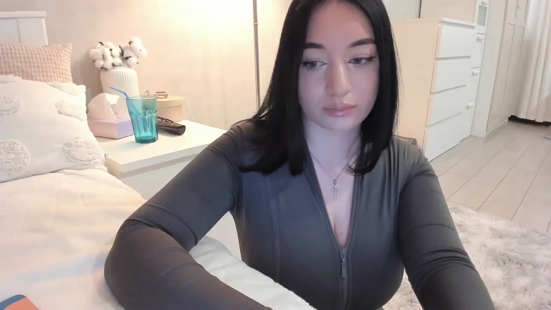 Gallery image thumbnail from BoredRoom's myfreecams stream on, 05/20/2024, 13:32 image 15 of 20
