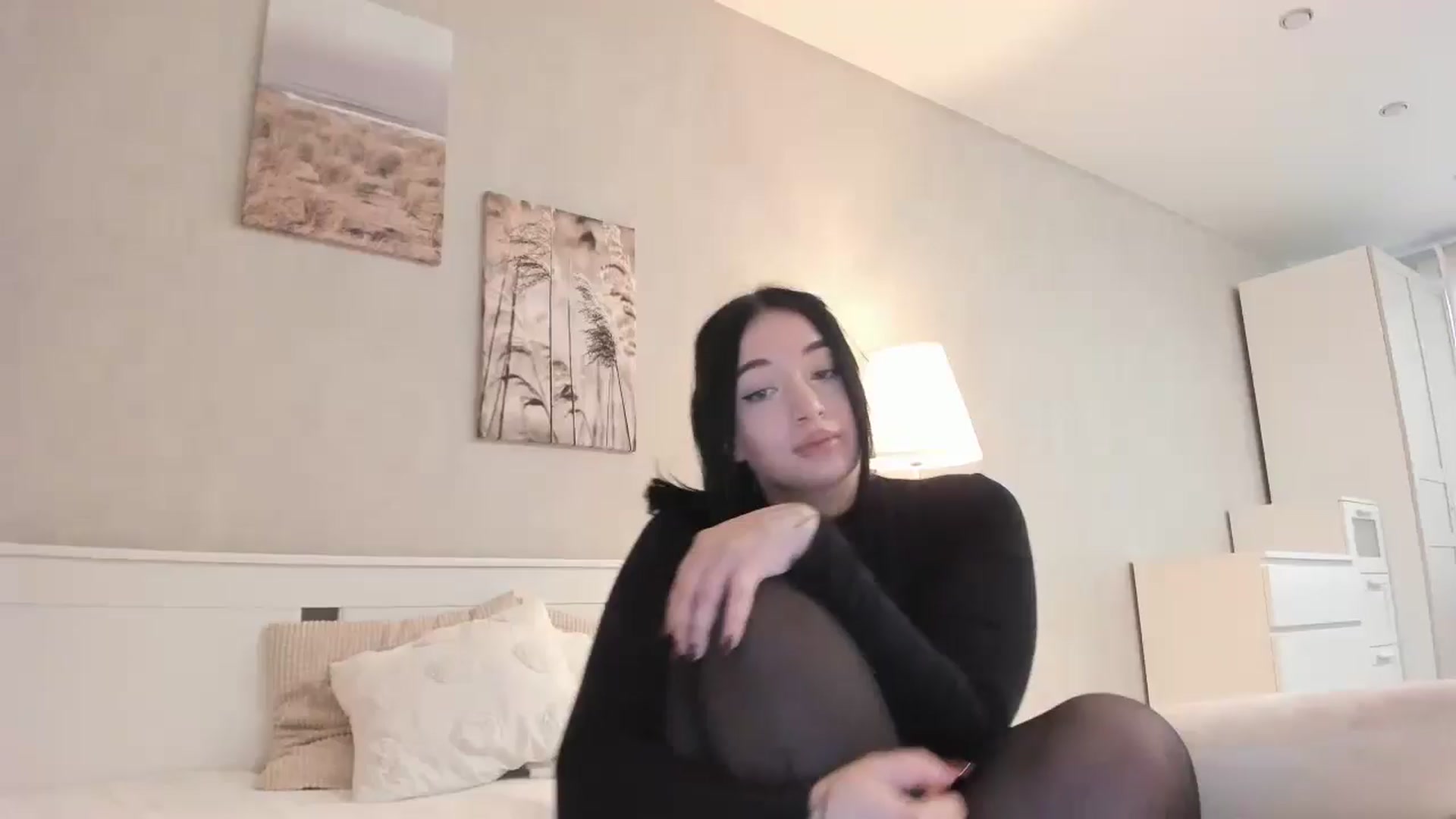 Gallery image thumbnail from BoredRoom's myfreecams stream on, 05/22/2024, 10:22 image 20 of 20