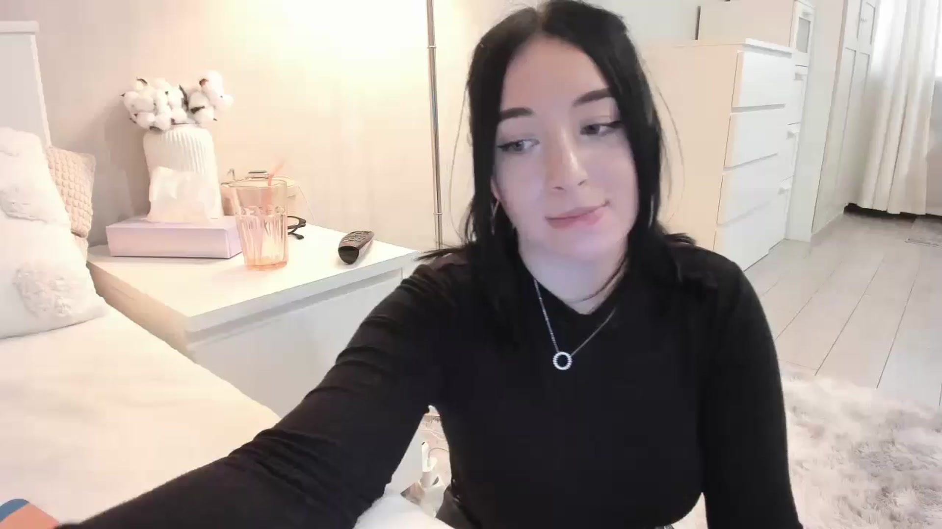 Gallery image thumbnail from BoredRoom's myfreecams stream on, 05/22/2024, 10:22 image 9 of 20