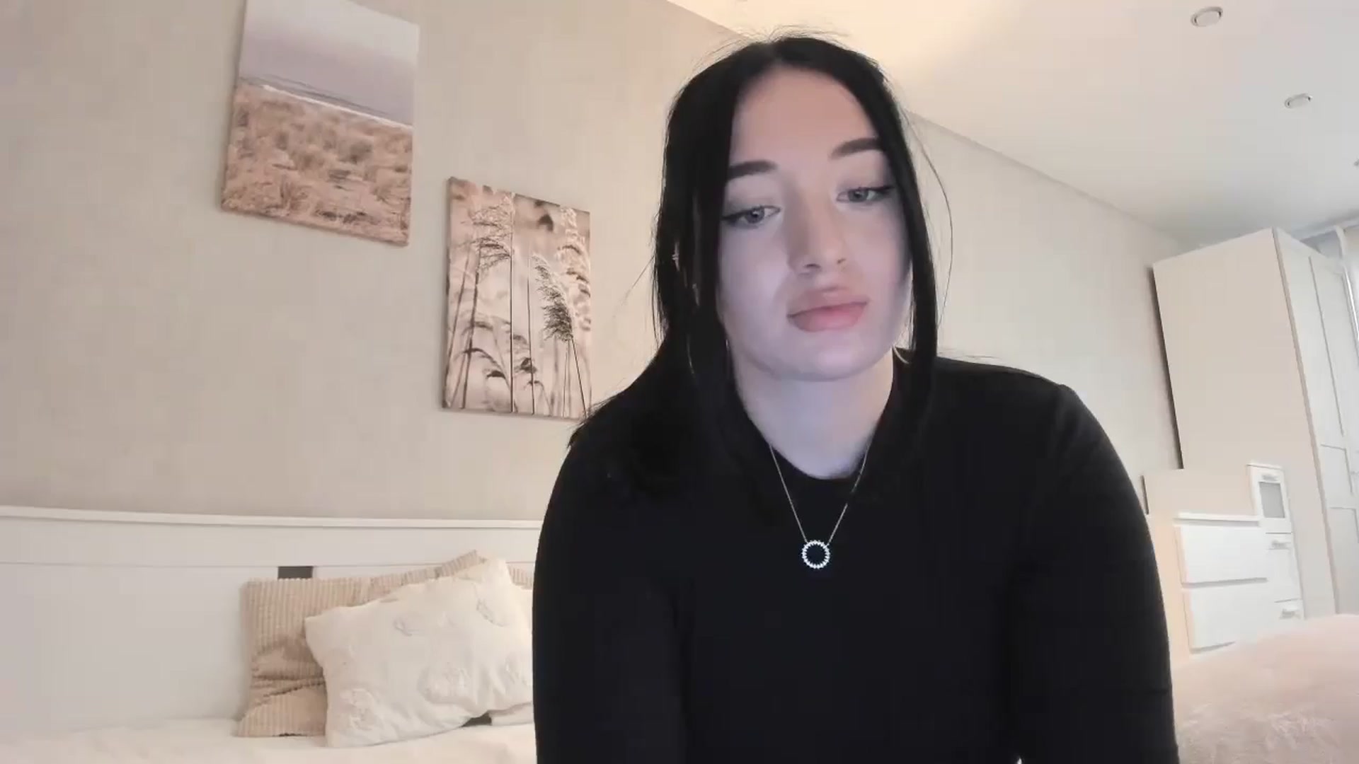 Gallery image thumbnail from BoredRoom's myfreecams stream on, 05/22/2024, 10:22 image 18 of 20