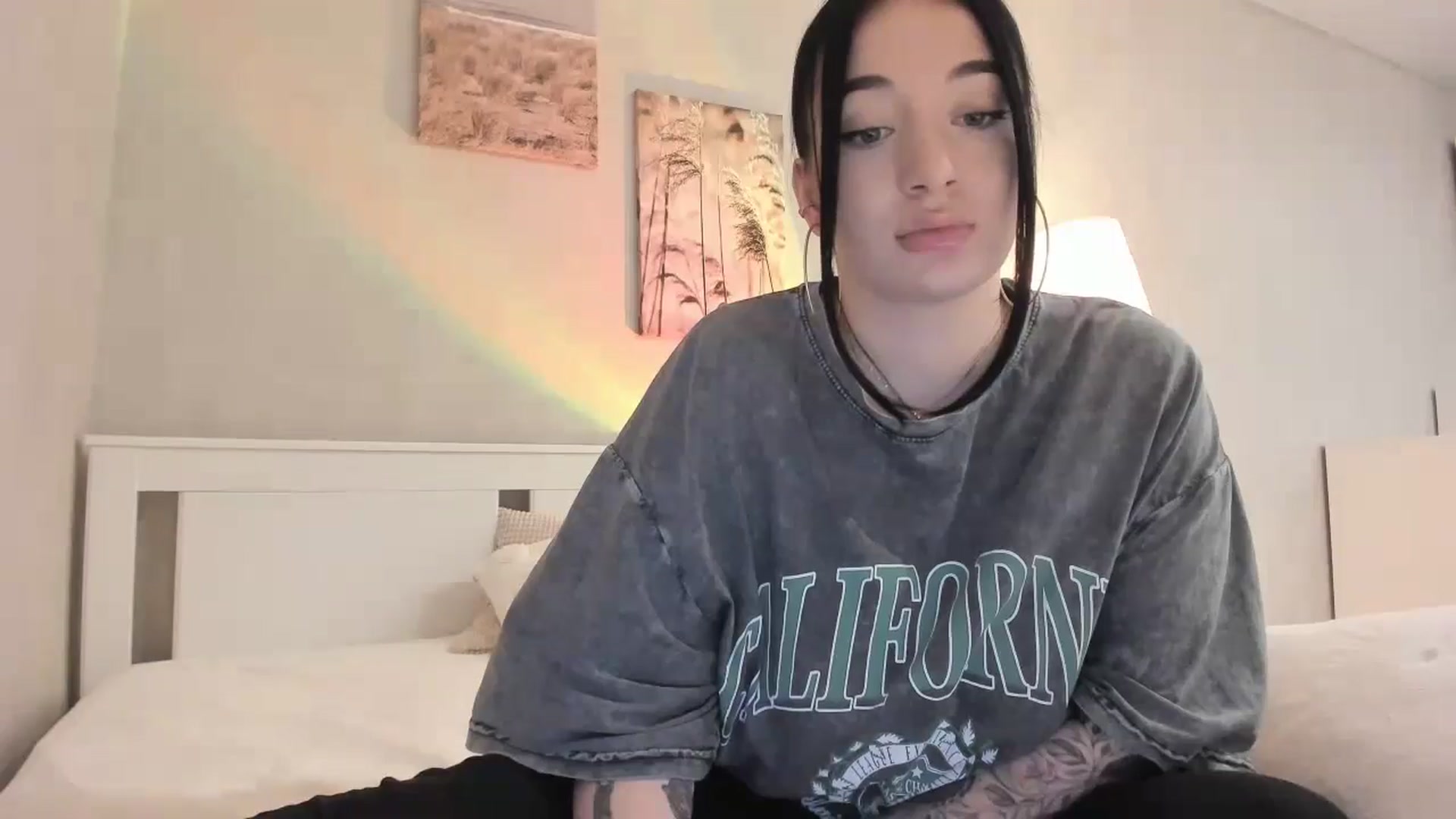 Gallery image thumbnail from BoredRoom's myfreecams stream on, 05/23/2024, 09:03 image 3 of 20