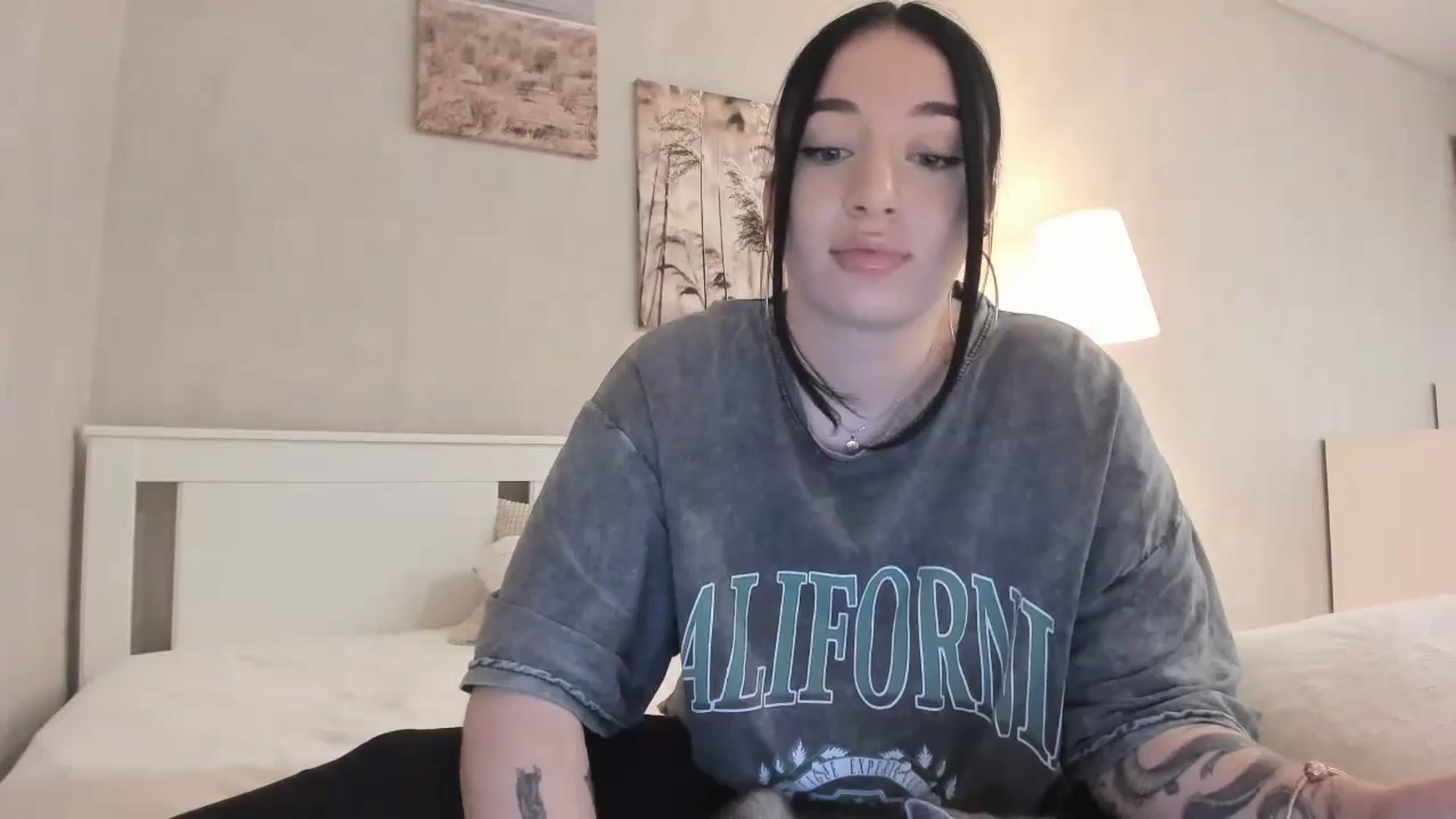 Gallery image thumbnail from BoredRoom's myfreecams stream on, 05/23/2024, 09:03 image 11 of 20