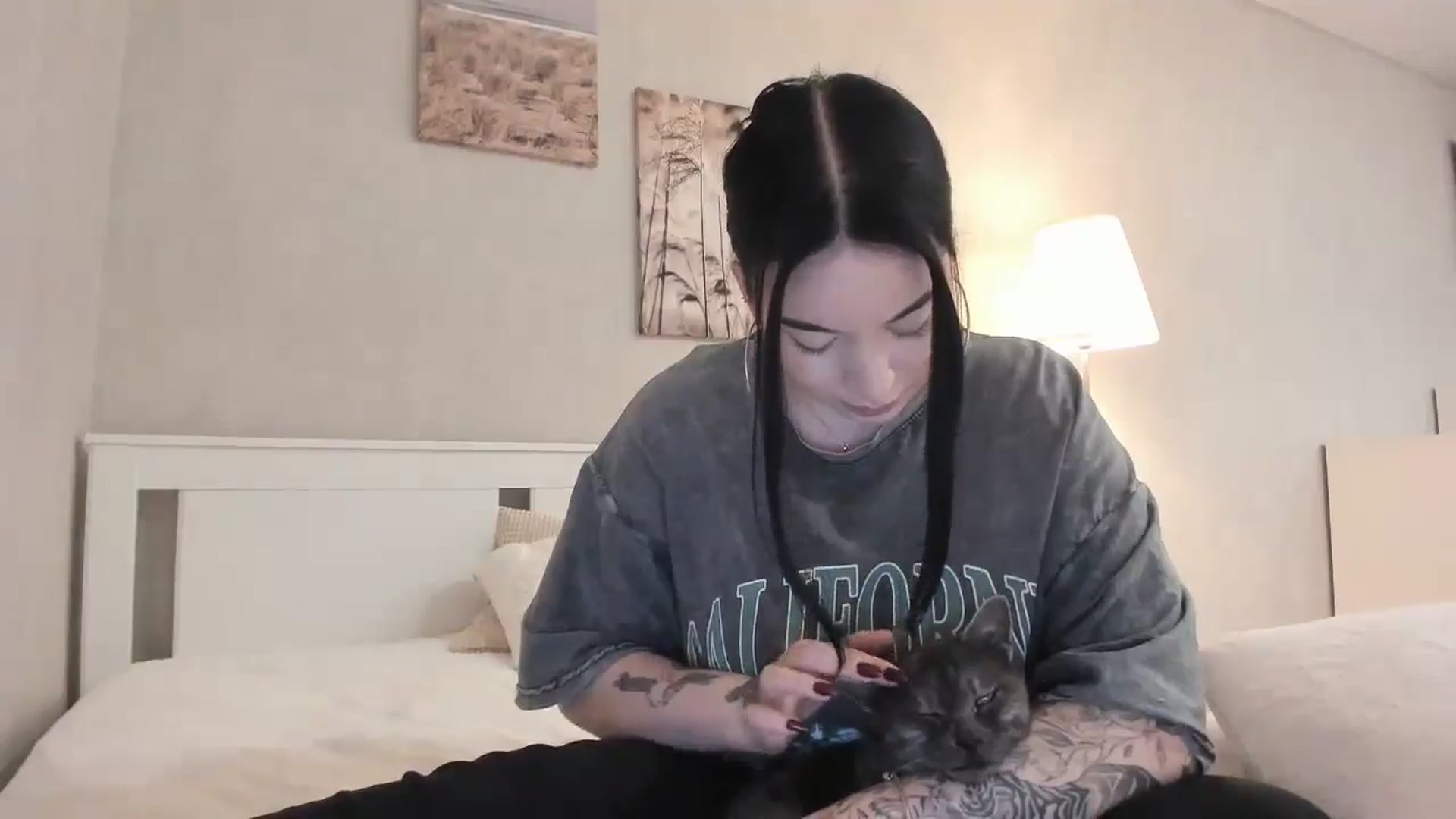 Gallery image thumbnail from BoredRoom's myfreecams stream on, 05/23/2024, 09:03 image 7 of 20