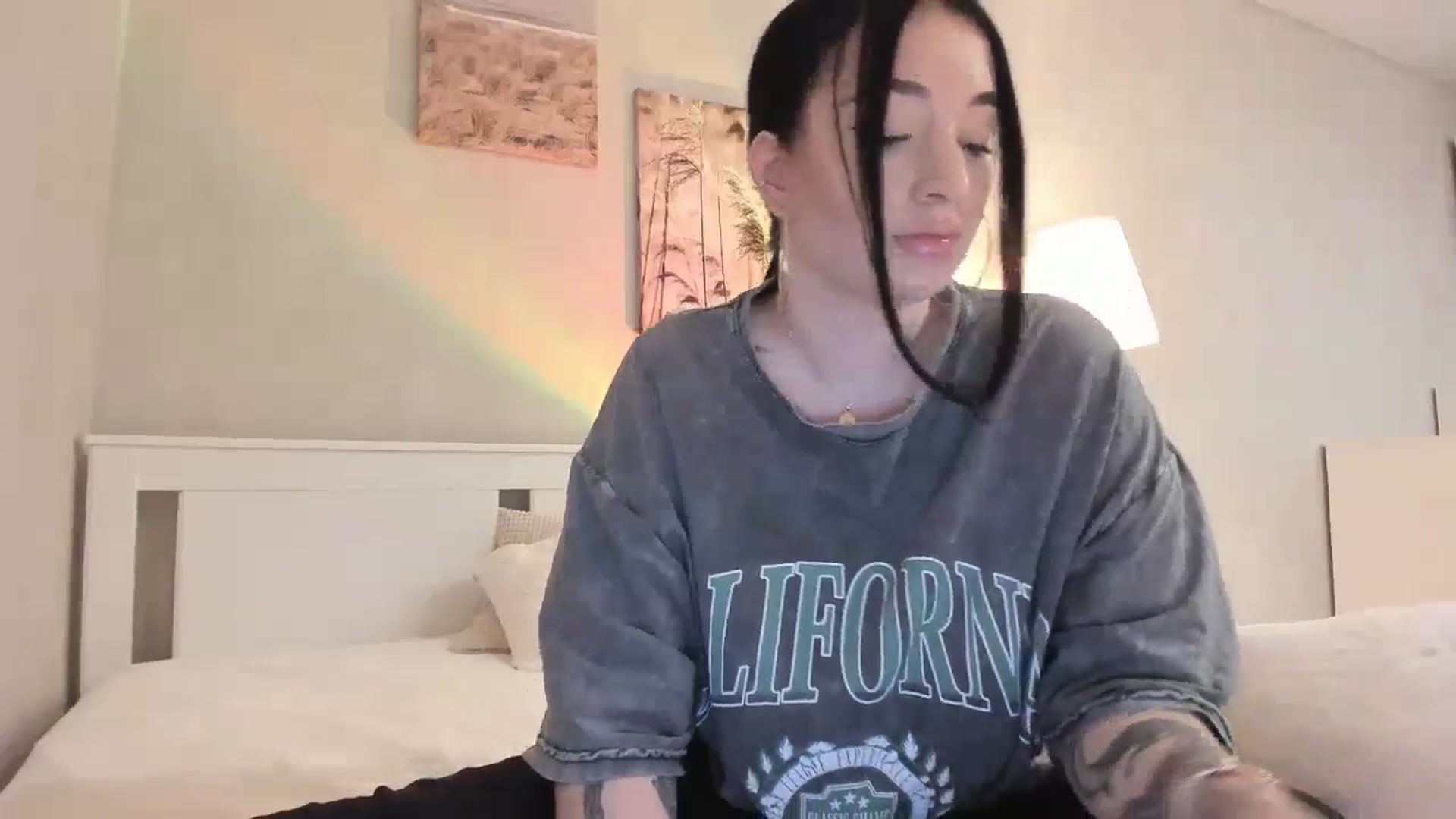 Gallery image thumbnail from BoredRoom's myfreecams stream on, 05/23/2024, 09:03 image 4 of 20