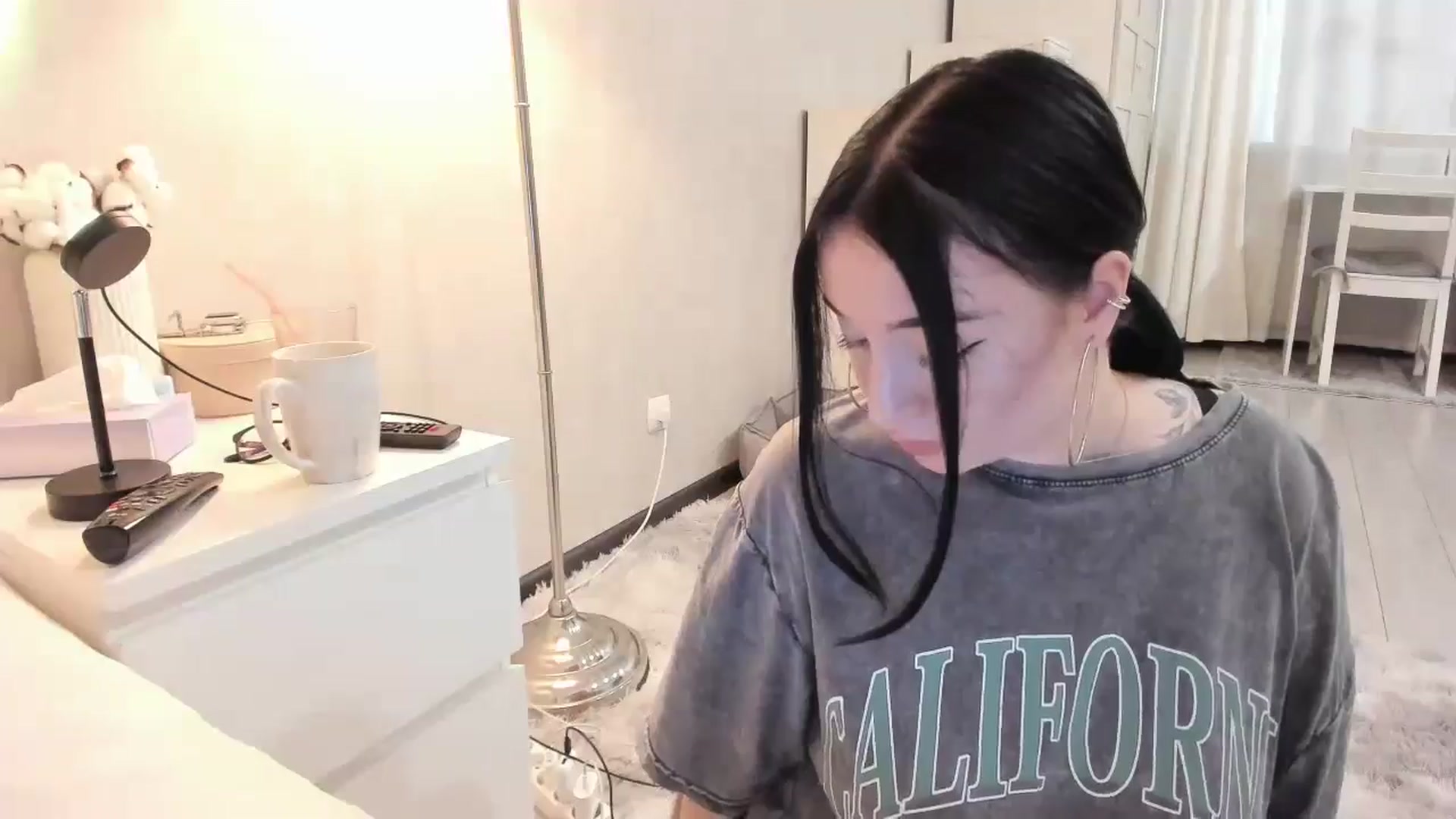 Gallery image thumbnail from BoredRoom's myfreecams stream on, 05/23/2024, 10:48 image 13 of 20