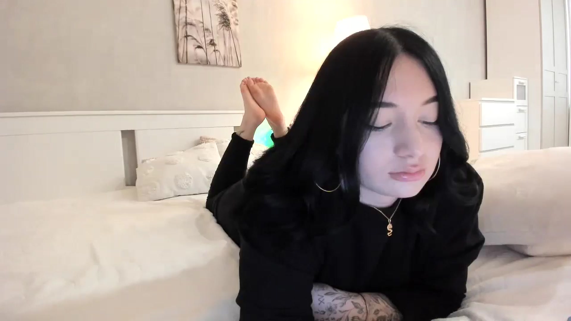 Gallery image thumbnail from BoredRoom's myfreecams stream on, 05/27/2024, 10:56 image 11 of 20