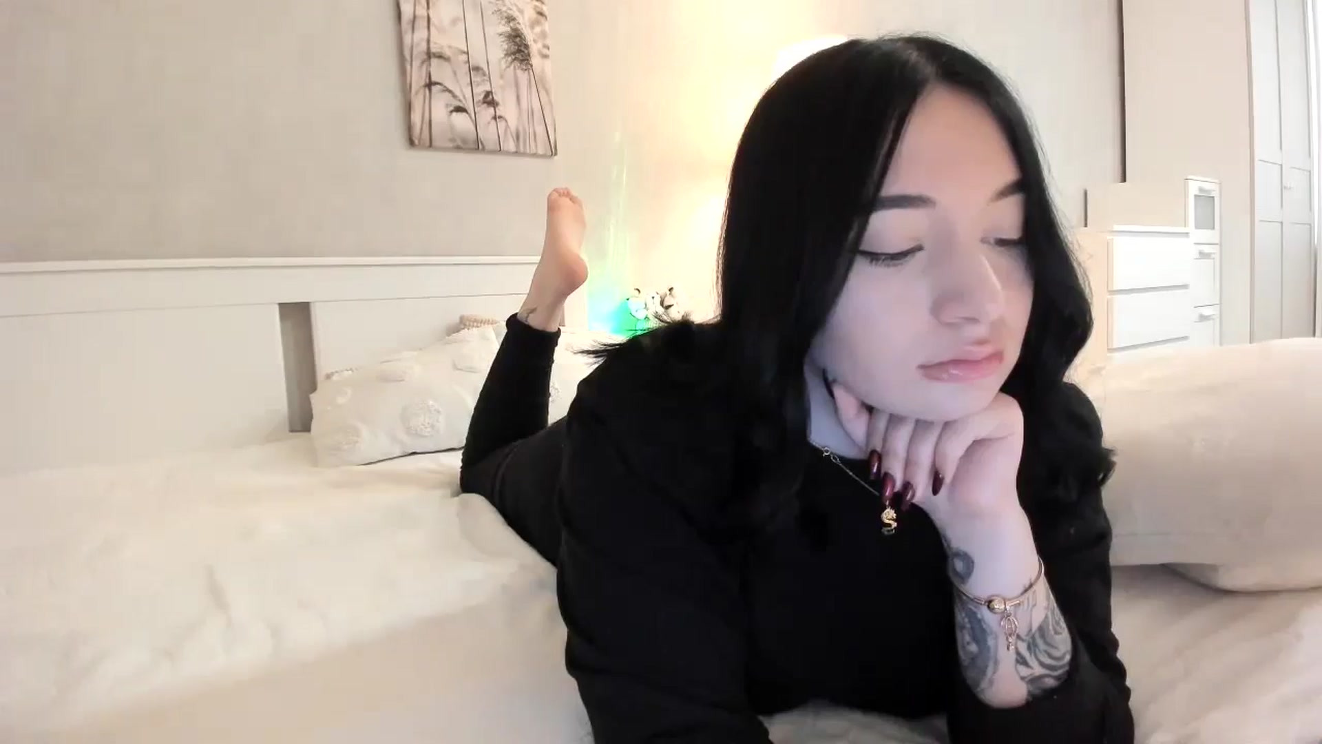 Gallery image thumbnail from BoredRoom's myfreecams stream on, 05/27/2024, 10:56 image 9 of 20