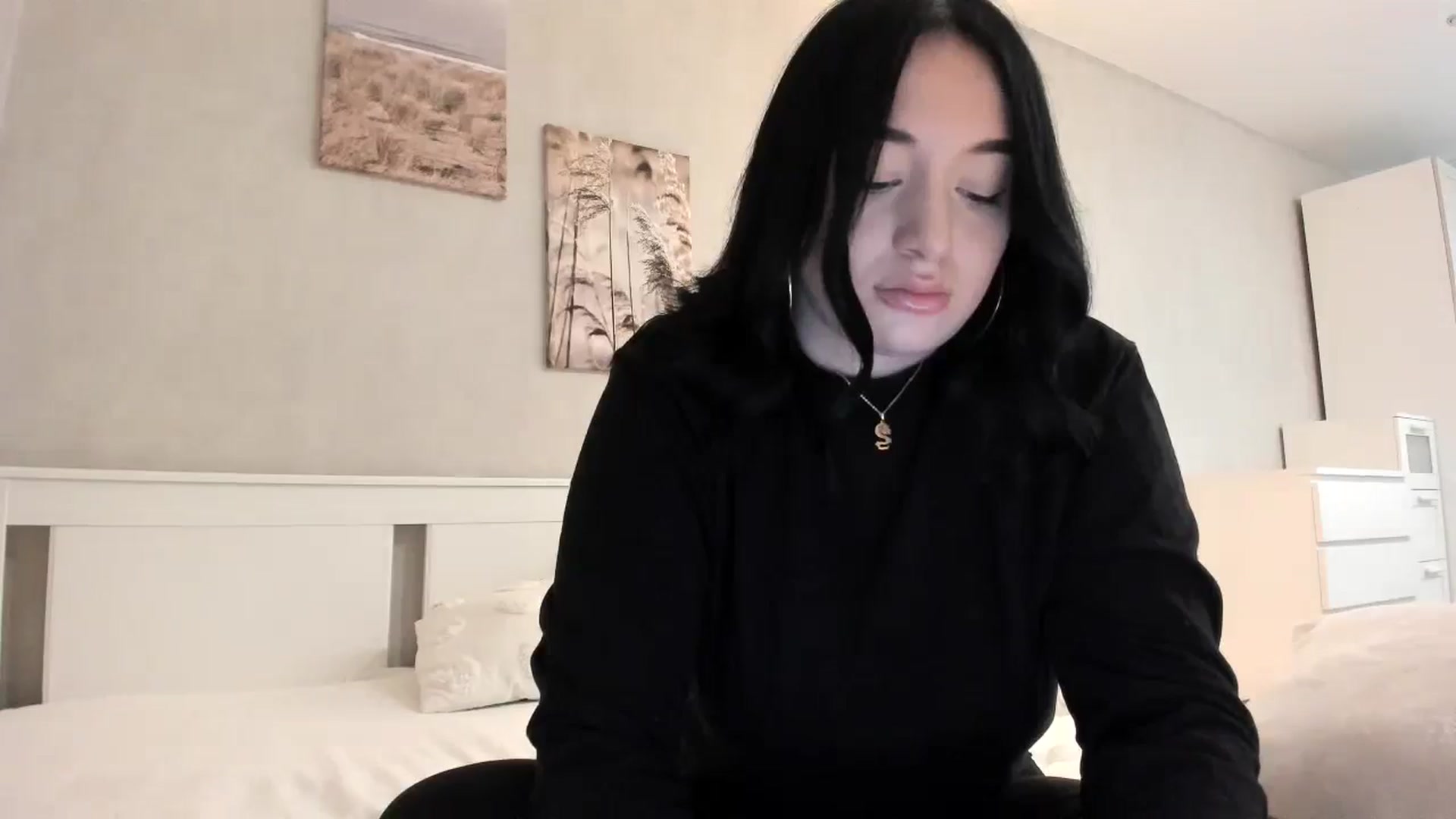 Gallery image thumbnail from BoredRoom's myfreecams stream on, 05/27/2024, 10:56 image 13 of 20