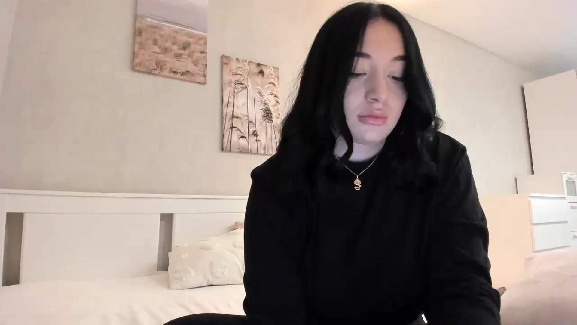 Gallery image thumbnail from BoredRoom's myfreecams stream on, 05/27/2024, 10:56 image 17 of 20