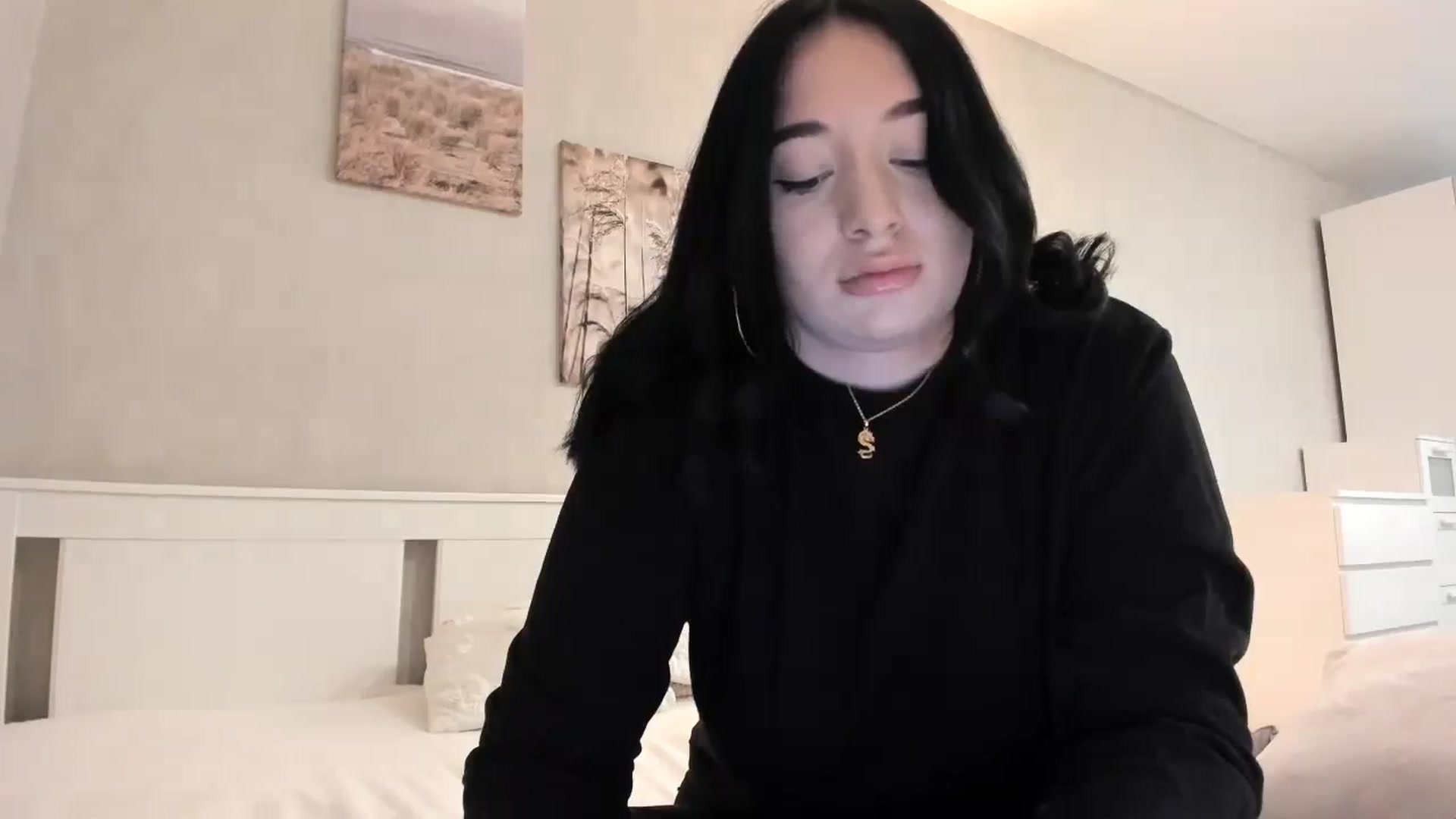 Gallery image thumbnail from BoredRoom's myfreecams stream on, 05/27/2024, 10:56 image 16 of 20