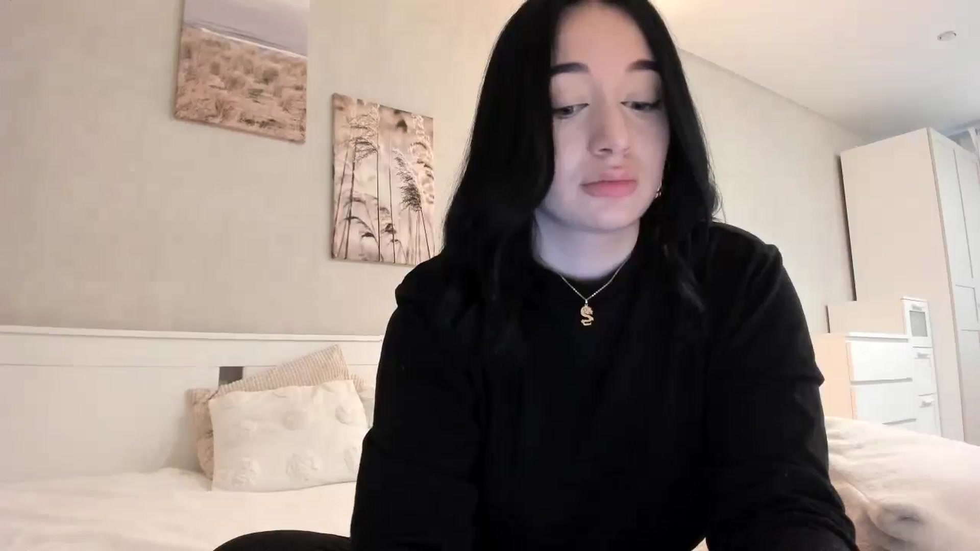 Gallery image thumbnail from BoredRoom's myfreecams stream on, 05/29/2024, 10:18 image 5 of 20