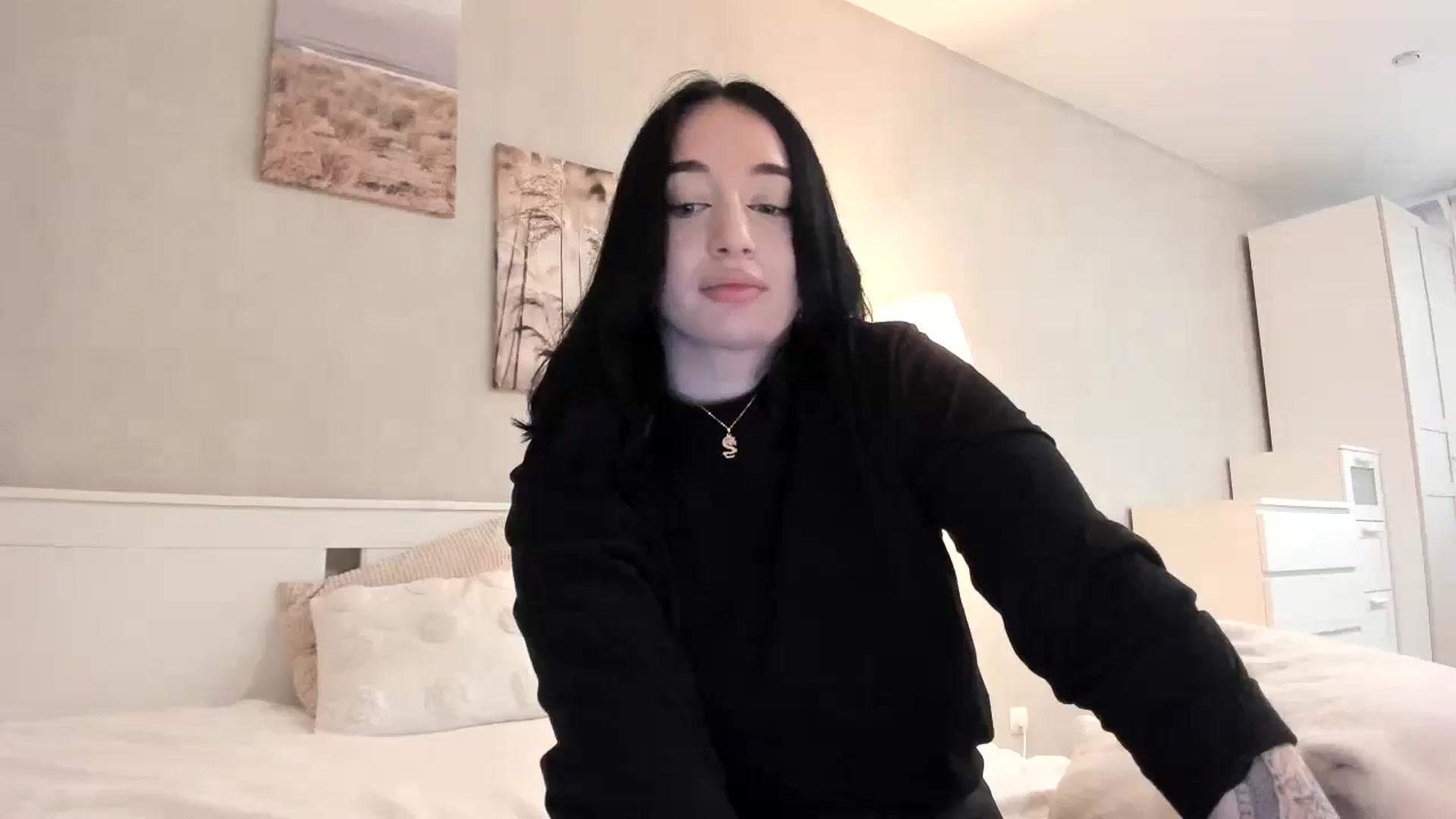 Gallery image thumbnail from BoredRoom's myfreecams stream on, 05/29/2024, 10:18 image 15 of 20