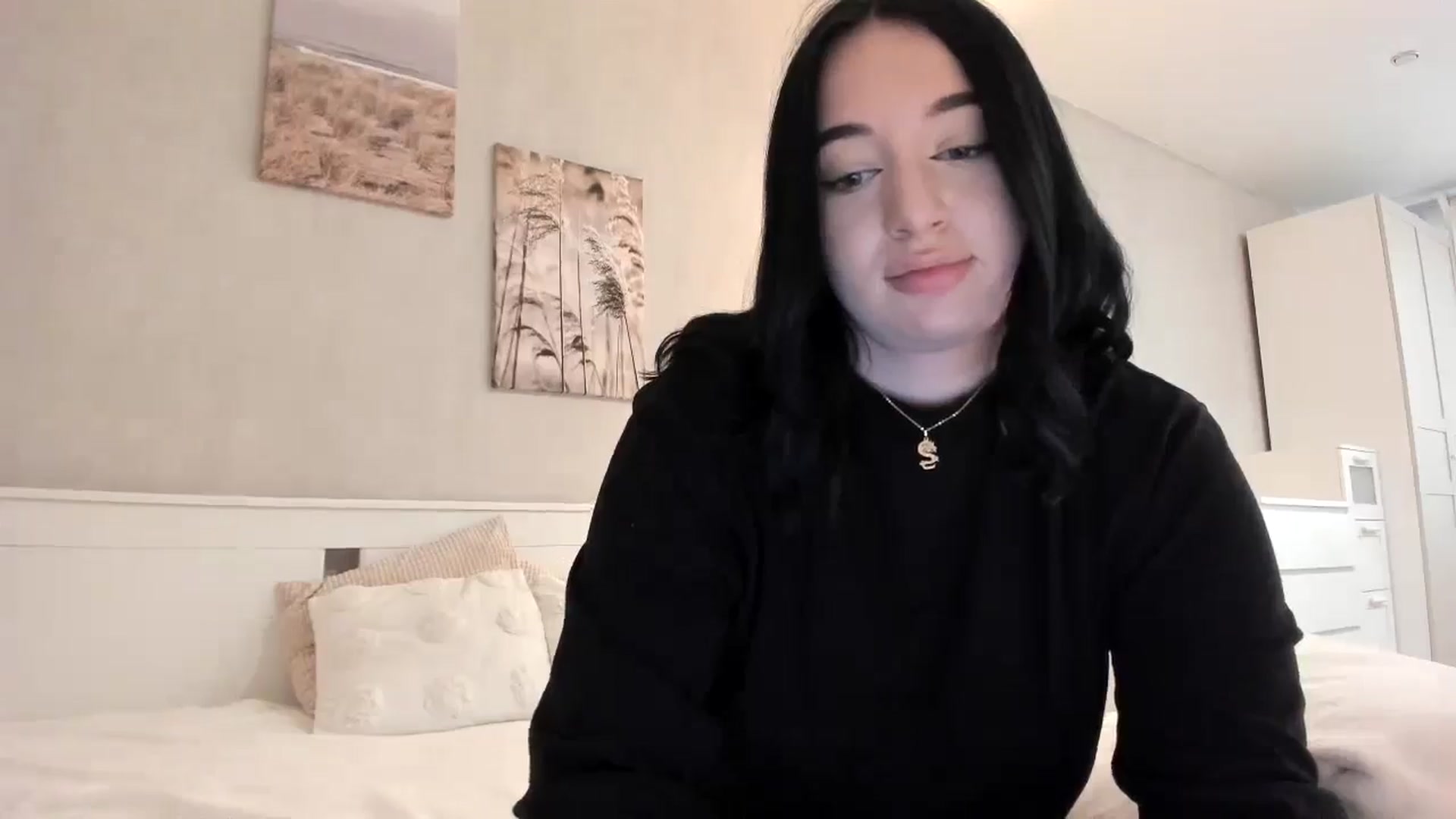 Gallery image thumbnail from BoredRoom's myfreecams stream on, 05/29/2024, 10:18 image 14 of 20