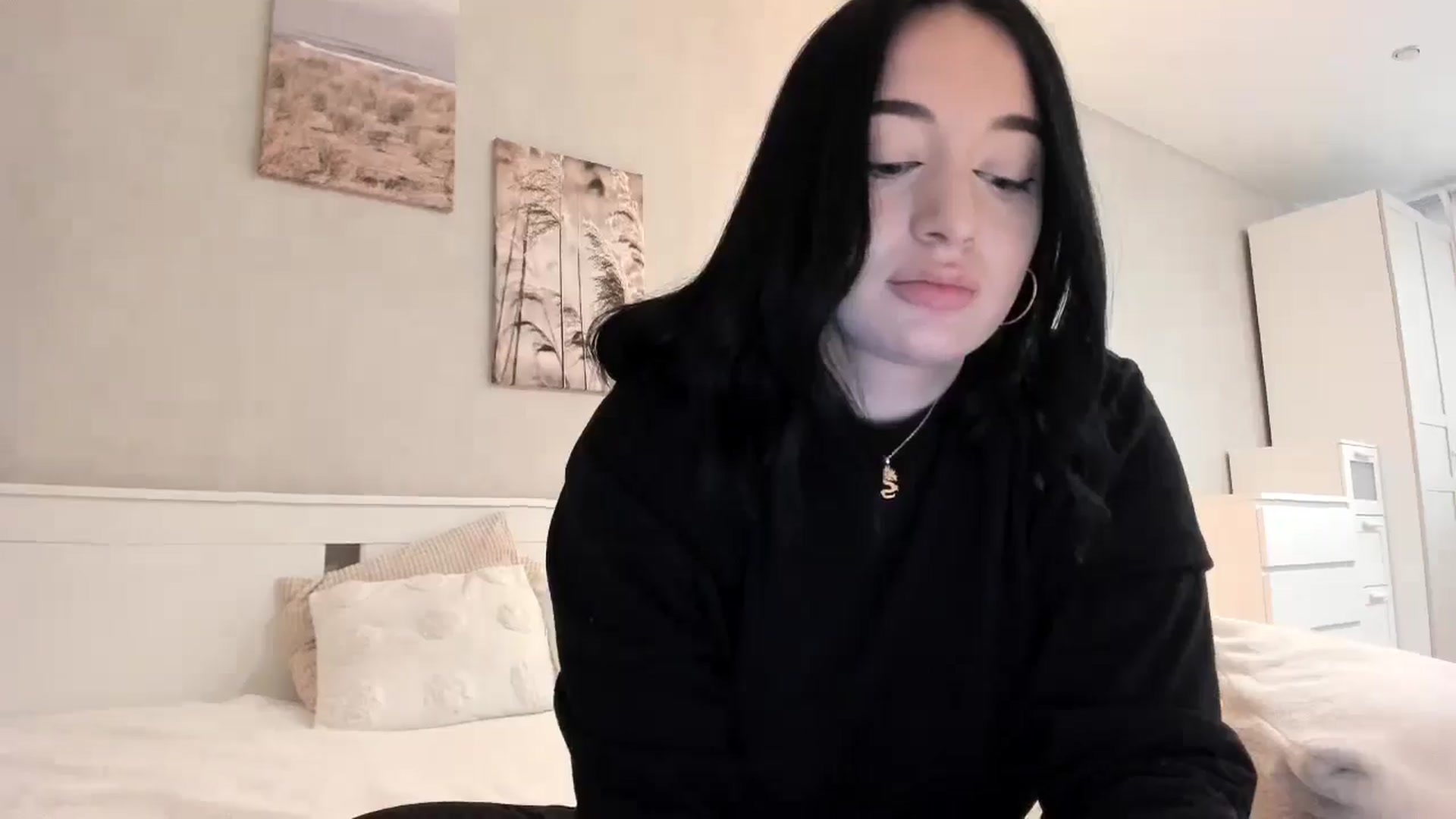 Gallery image thumbnail from BoredRoom's myfreecams stream on, 05/29/2024, 10:18 image 9 of 20