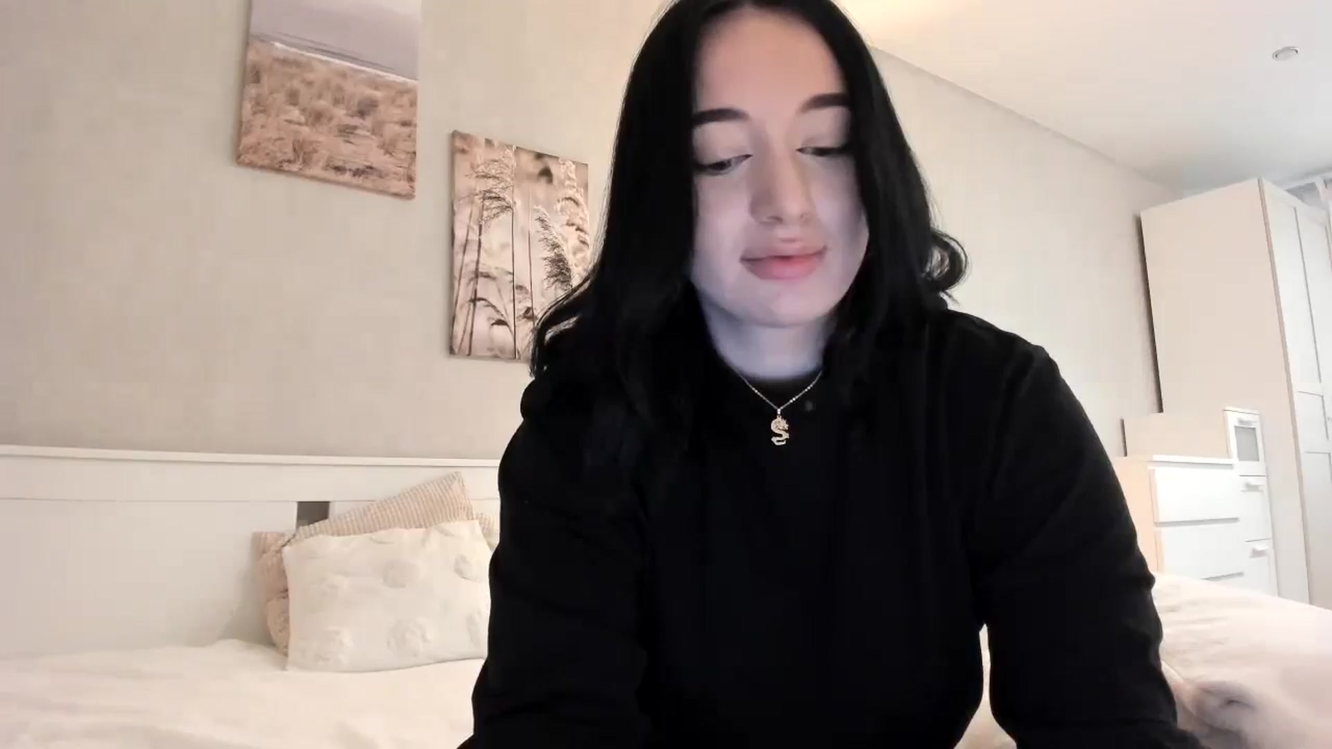 Gallery image thumbnail from BoredRoom's myfreecams stream on, 05/29/2024, 10:18 image 16 of 20
