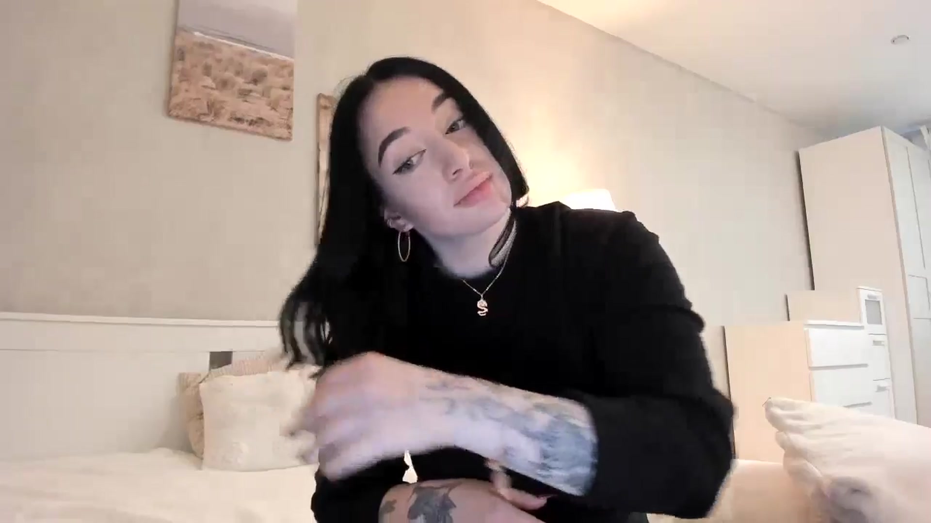 Gallery image thumbnail from BoredRoom's myfreecams stream on, 05/29/2024, 10:18 image 17 of 20