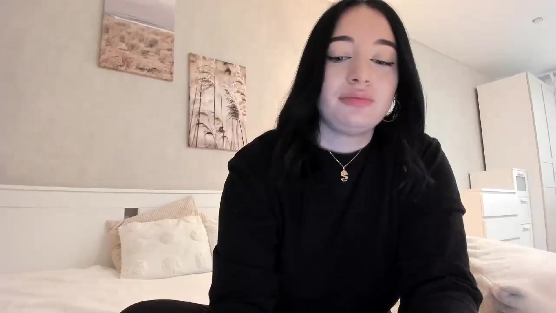Gallery image thumbnail from BoredRoom's myfreecams stream on, 05/29/2024, 10:18 image 6 of 20