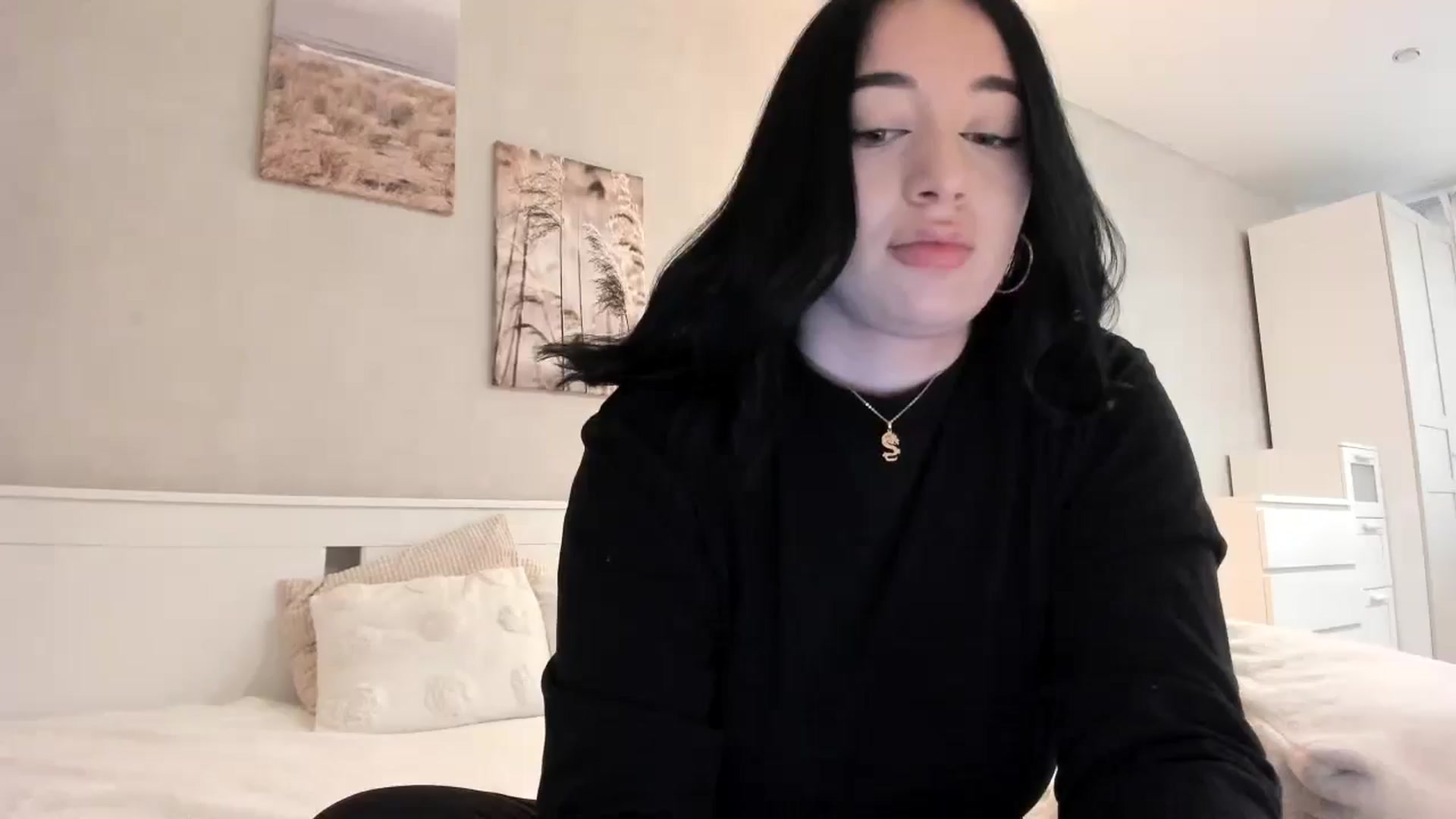 Gallery image thumbnail from BoredRoom's myfreecams stream on, 05/29/2024, 10:18 image 3 of 20