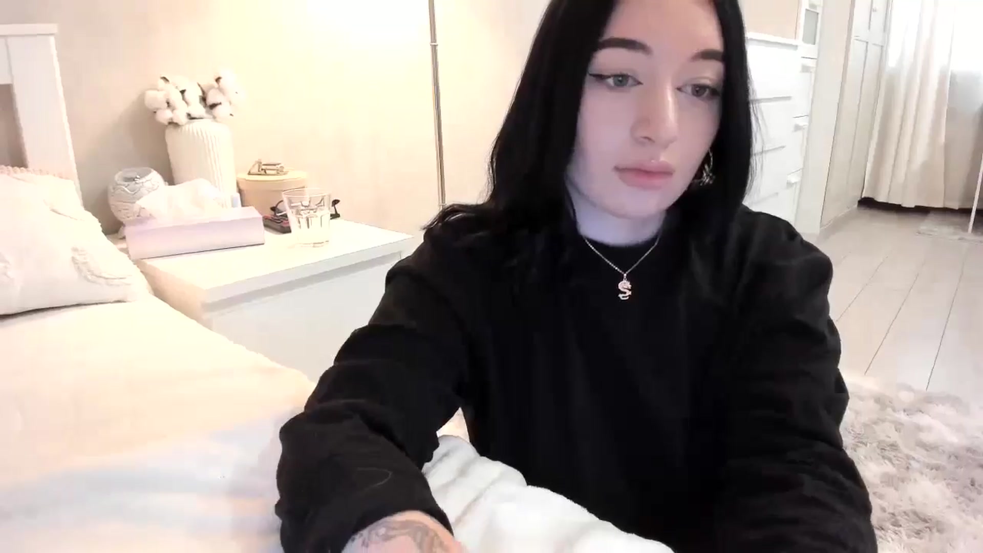 Gallery image thumbnail from BoredRoom's myfreecams stream on, 05/29/2024, 11:36 image 2 of 20
