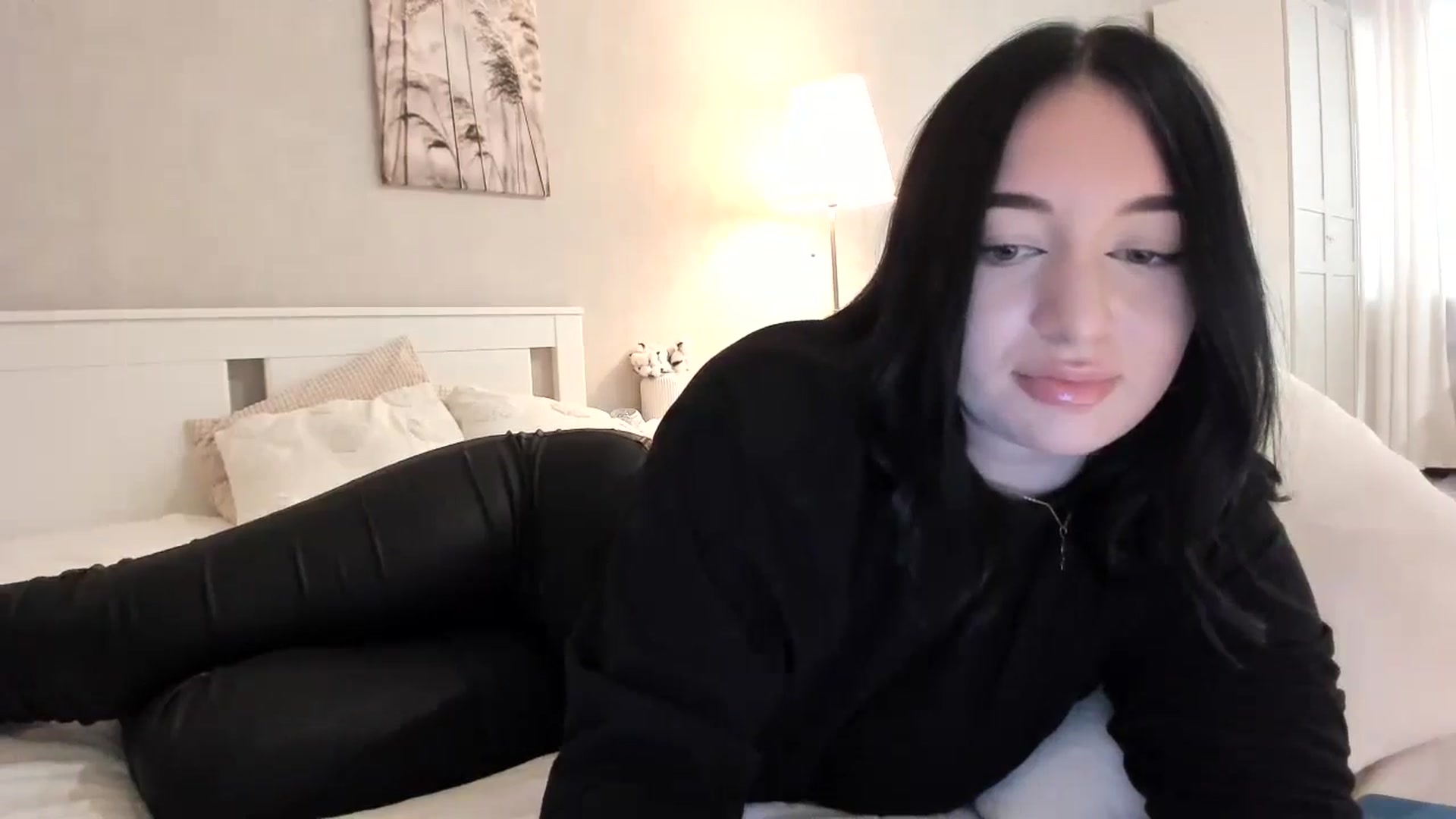Gallery image thumbnail from BoredRoom's myfreecams stream on, 05/29/2024, 11:36 image 9 of 20
