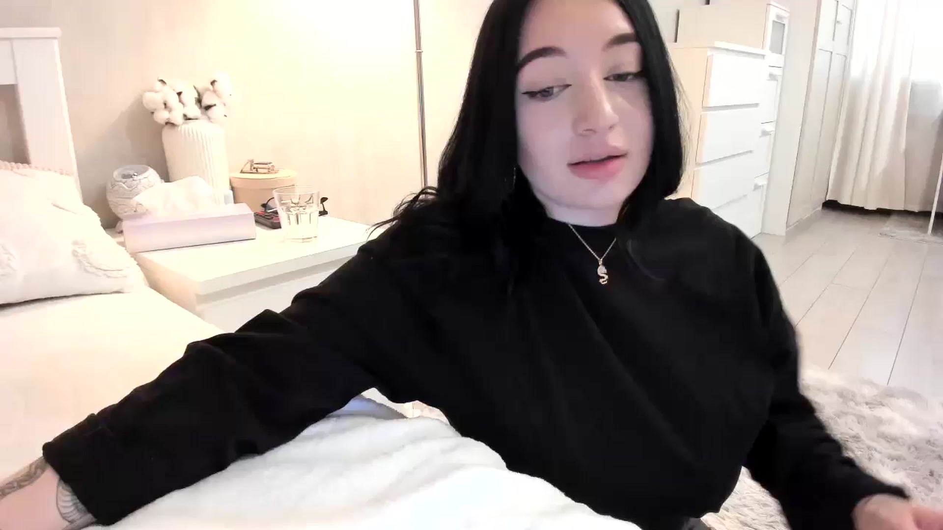 Gallery image thumbnail from BoredRoom's myfreecams stream on, 05/29/2024, 11:36 image 1 of 20