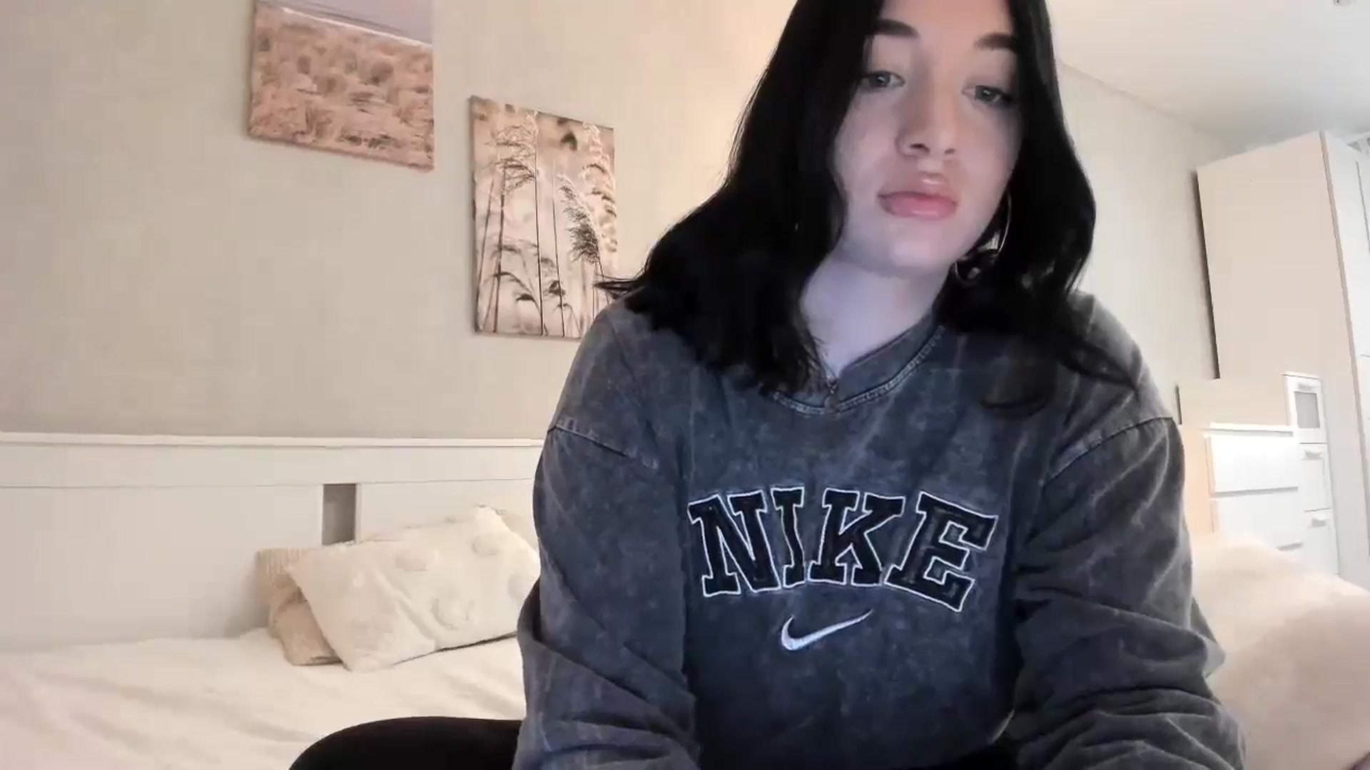 Gallery image thumbnail from BoredRoom's myfreecams stream on, 06/03/2024, 08:02 image 20 of 20