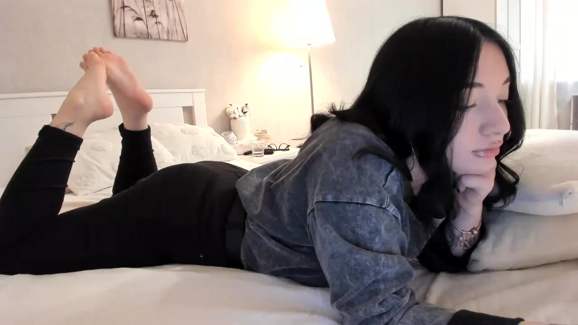 Gallery image thumbnail from BoredRoom's myfreecams stream on, 06/03/2024, 09:18 image 6 of 20
