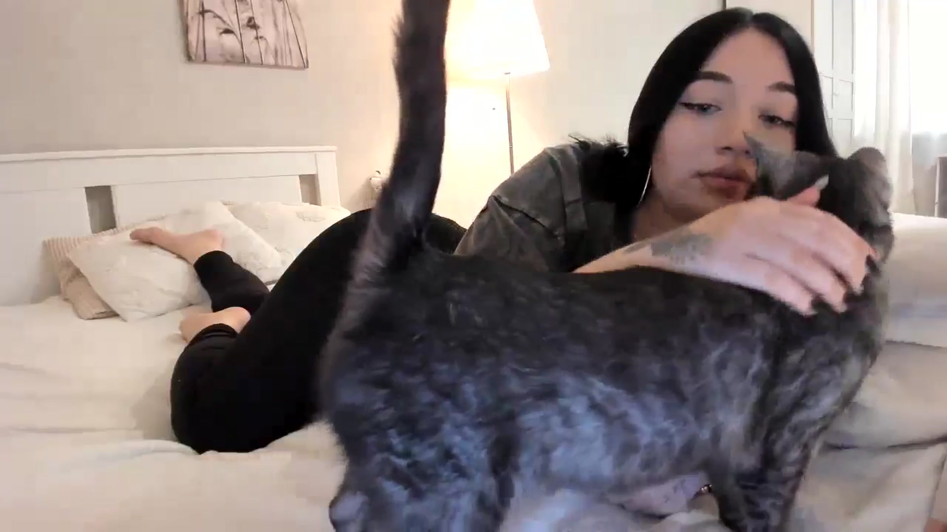 Gallery image thumbnail from BoredRoom's myfreecams stream on, 06/03/2024, 09:18 image 16 of 20