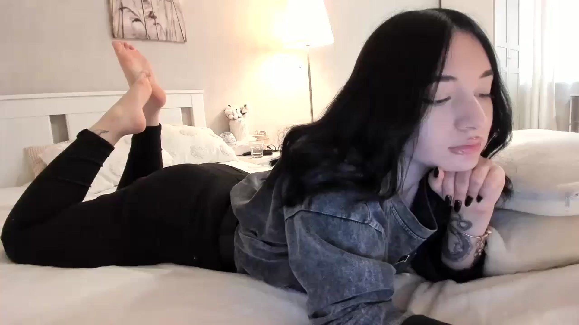 Gallery image thumbnail from BoredRoom's myfreecams stream on, 06/03/2024, 09:18 image 10 of 20