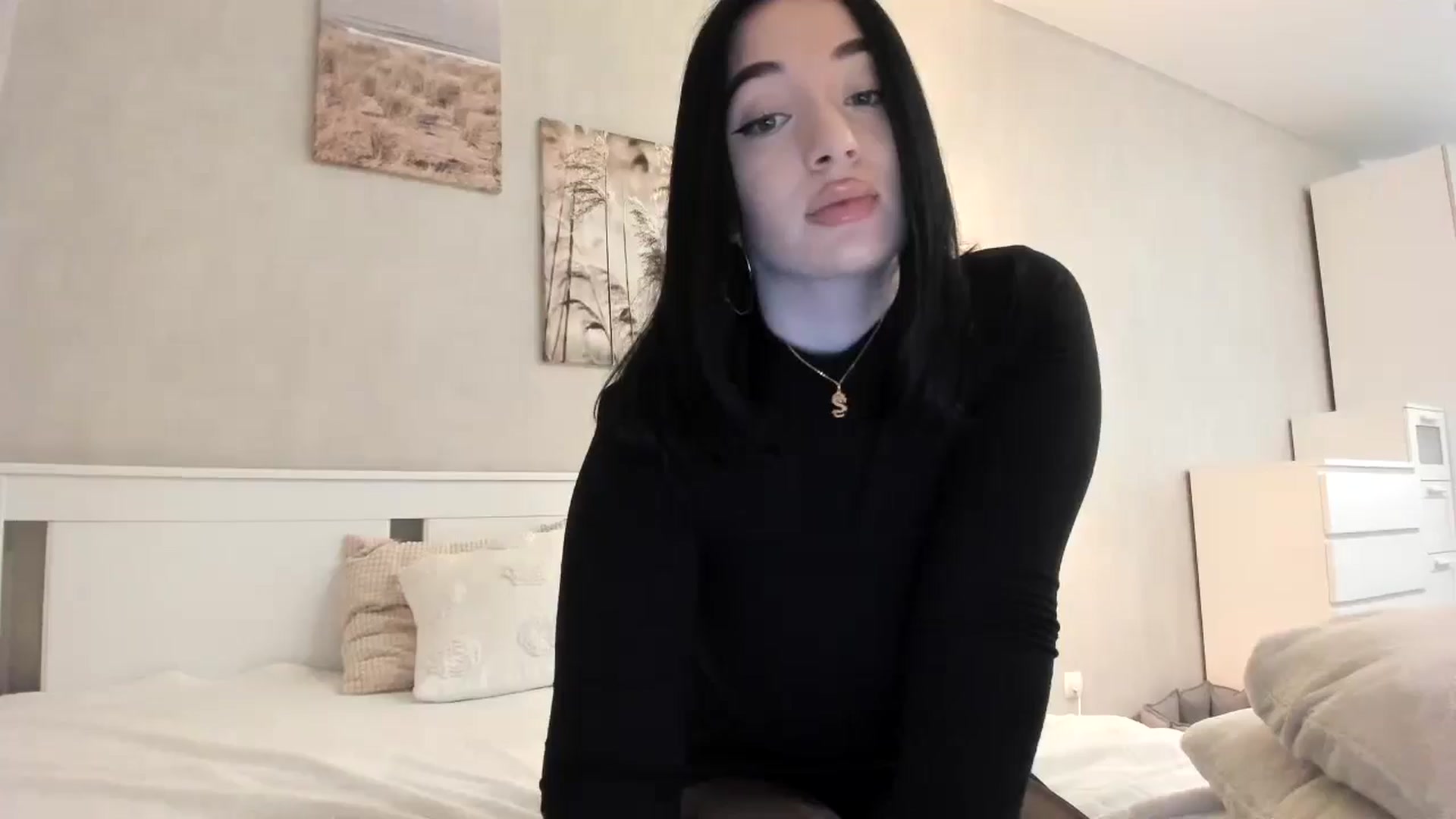 Gallery image thumbnail from BoredRoom's myfreecams stream on, 06/10/2024, 08:48 image 10 of 20