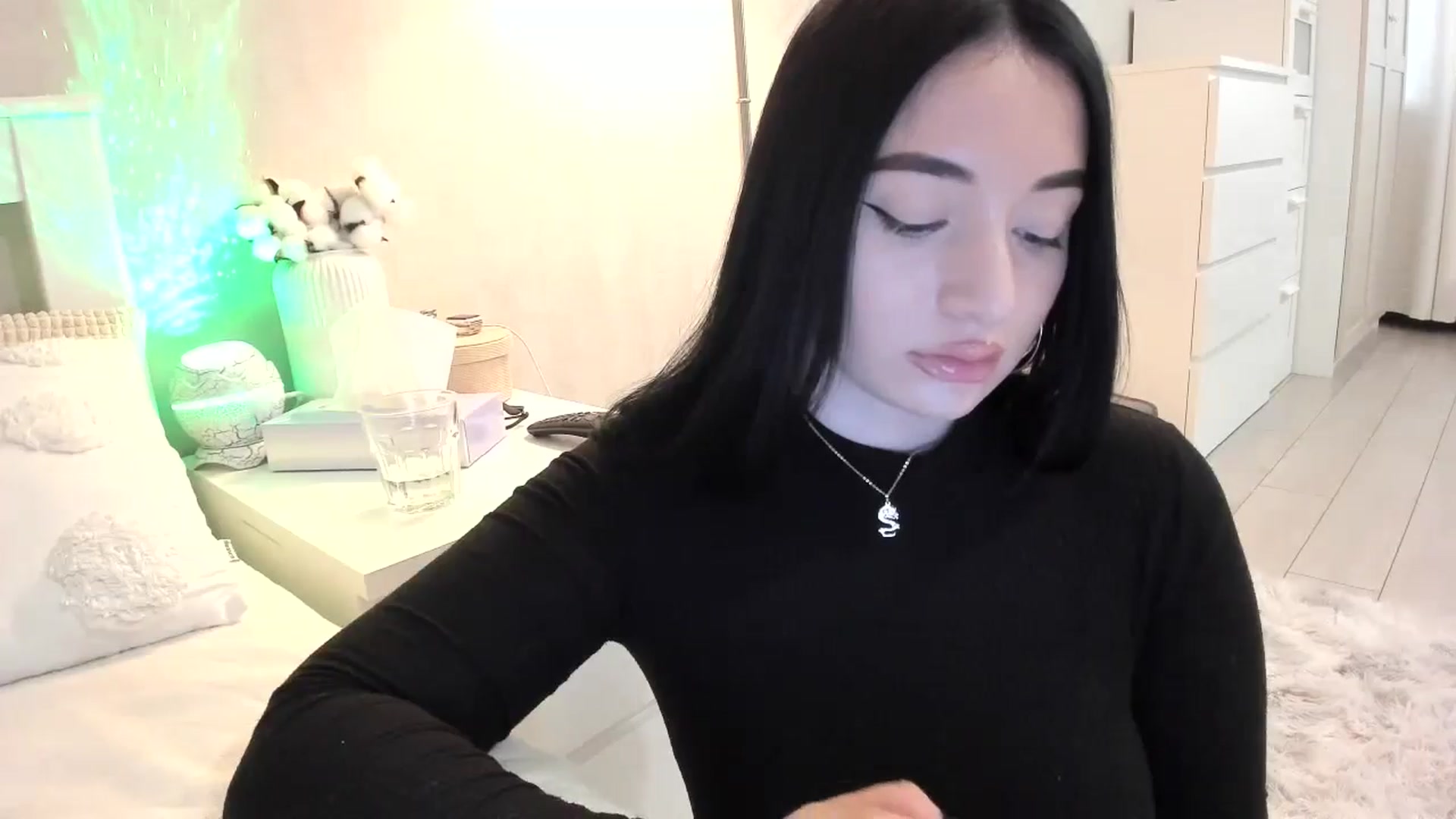Gallery image thumbnail from BoredRoom's myfreecams stream on, 06/10/2024, 11:05 image 9 of 20